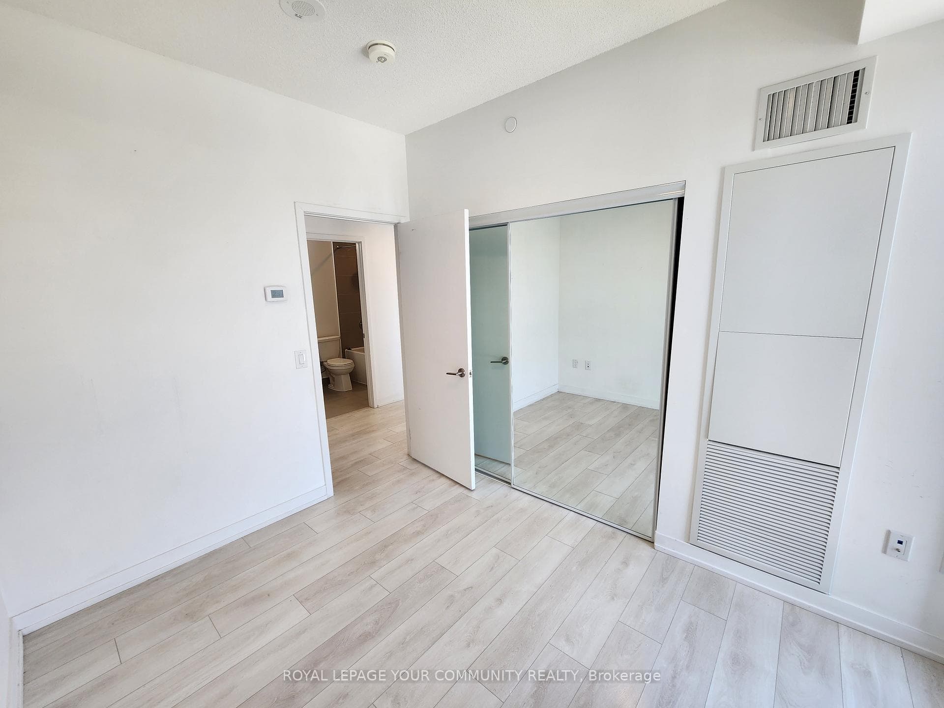 225 Sumach Street Unit 2109 photo 17