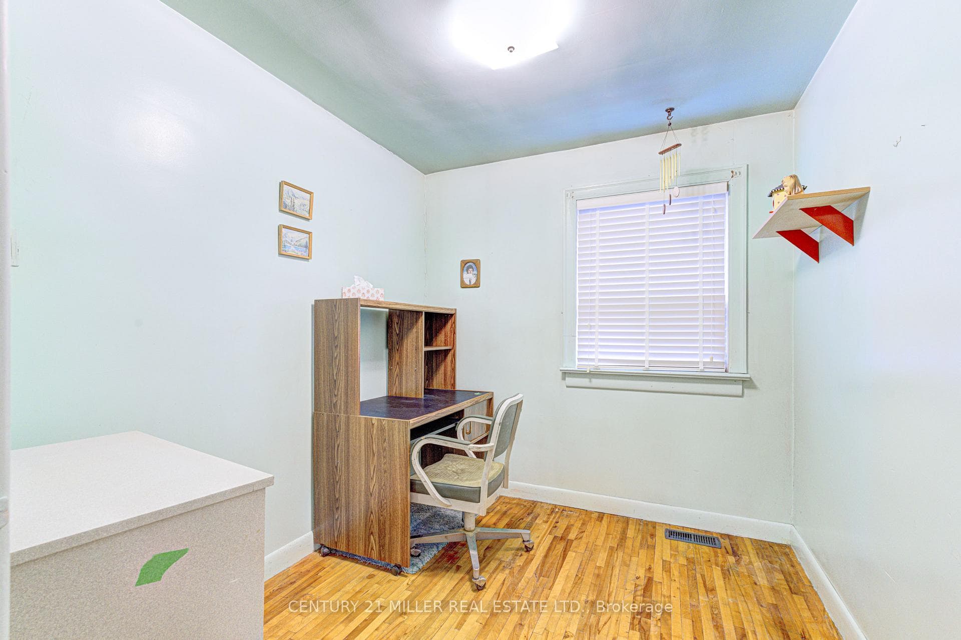 21 Dixon Road photo 12