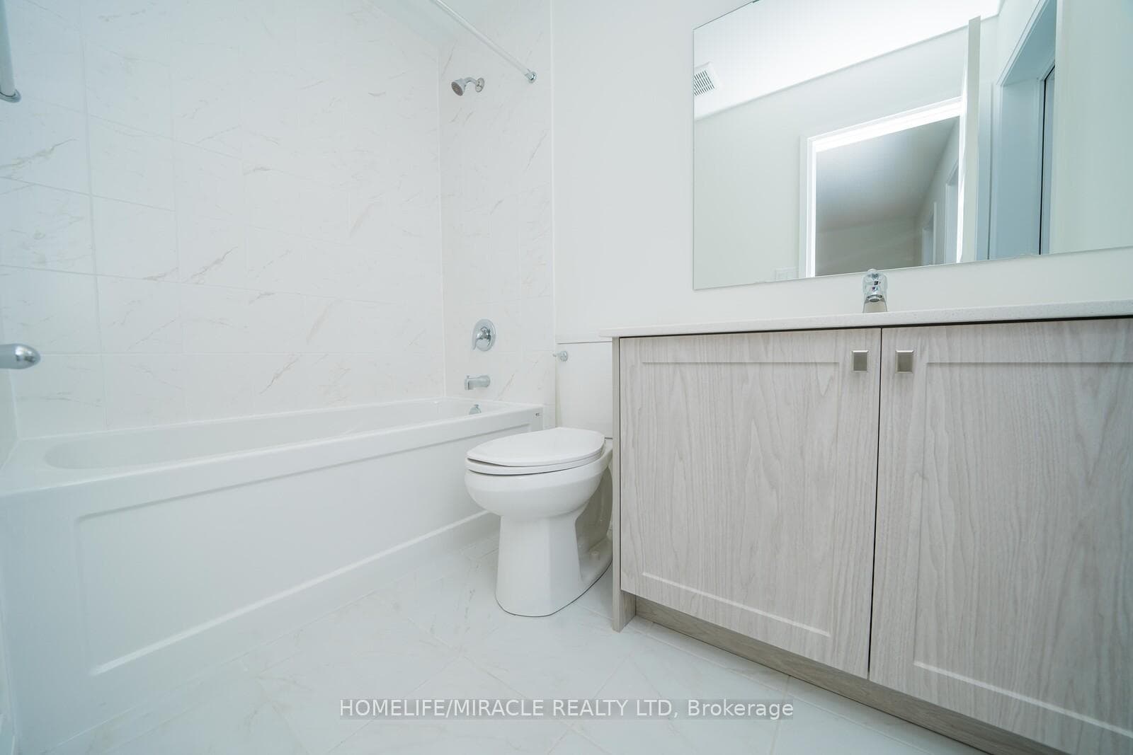 522 Askew Court photo 24