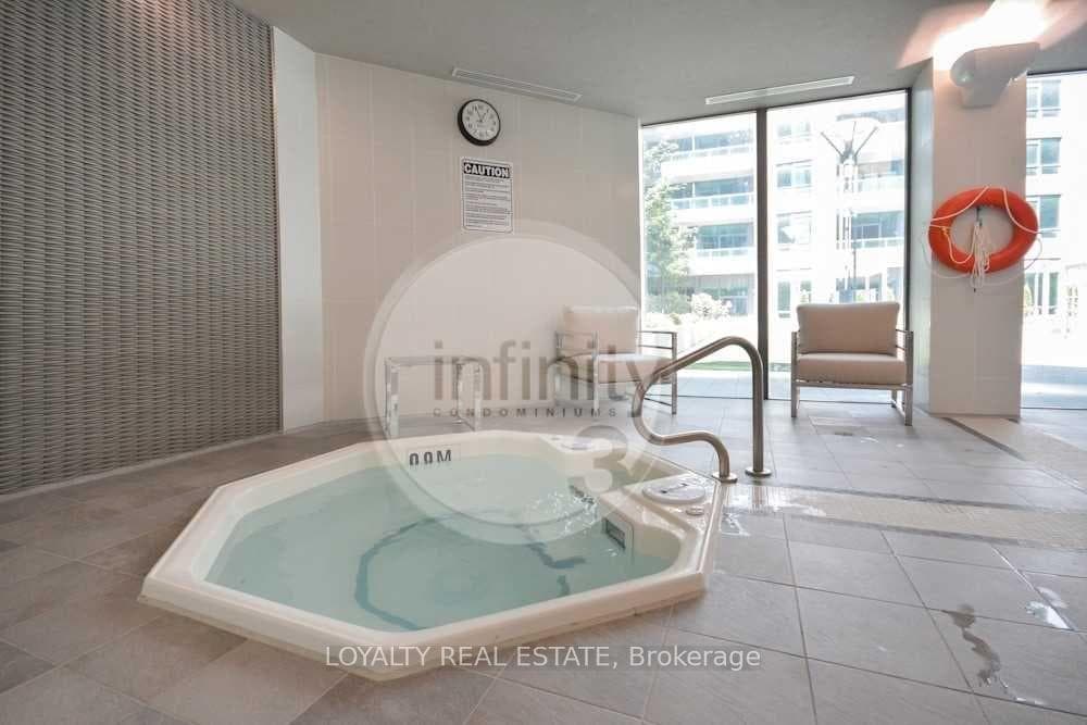19 Grand Trunk Crescent Unit 1208 photo 6