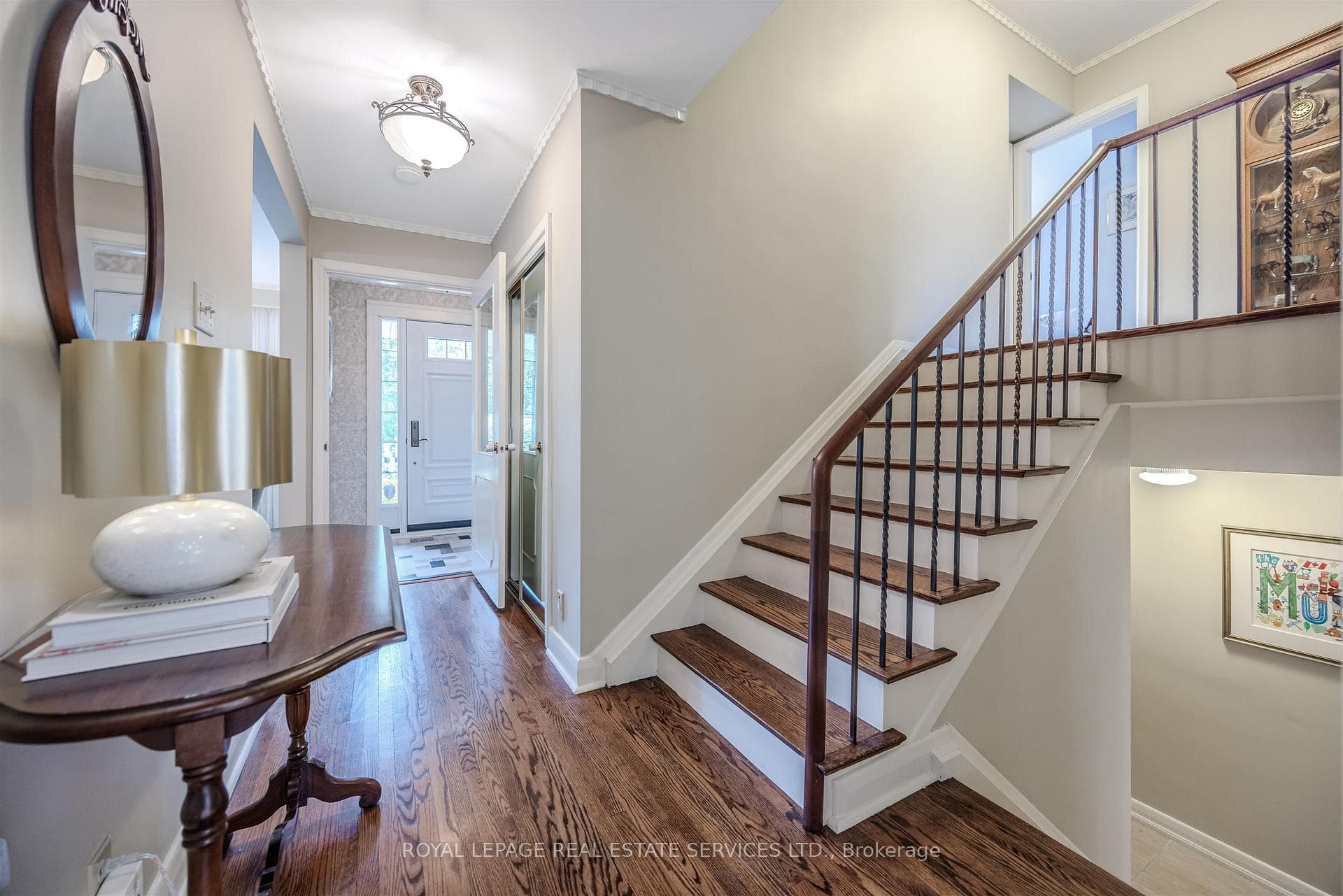 48 Reid Manor photo 19
