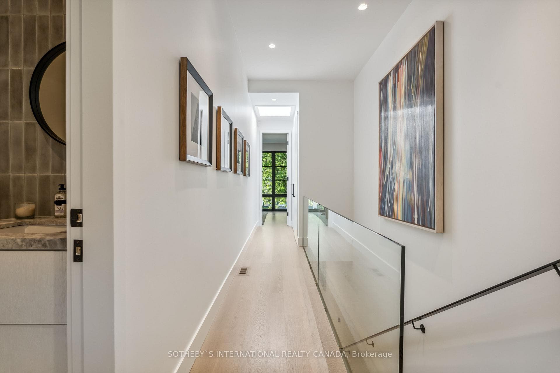 352 Wellesley Street photo 13