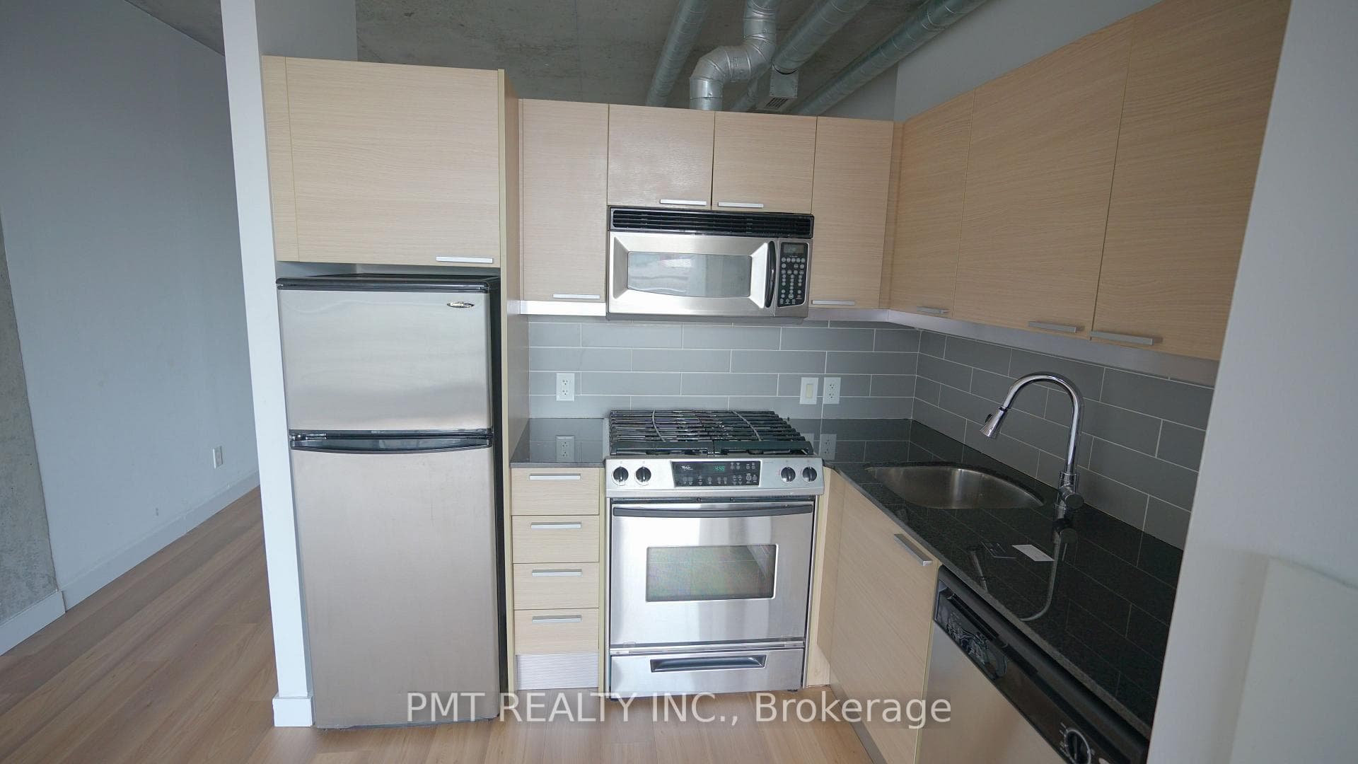 169 John Street Unit 803 photo 8