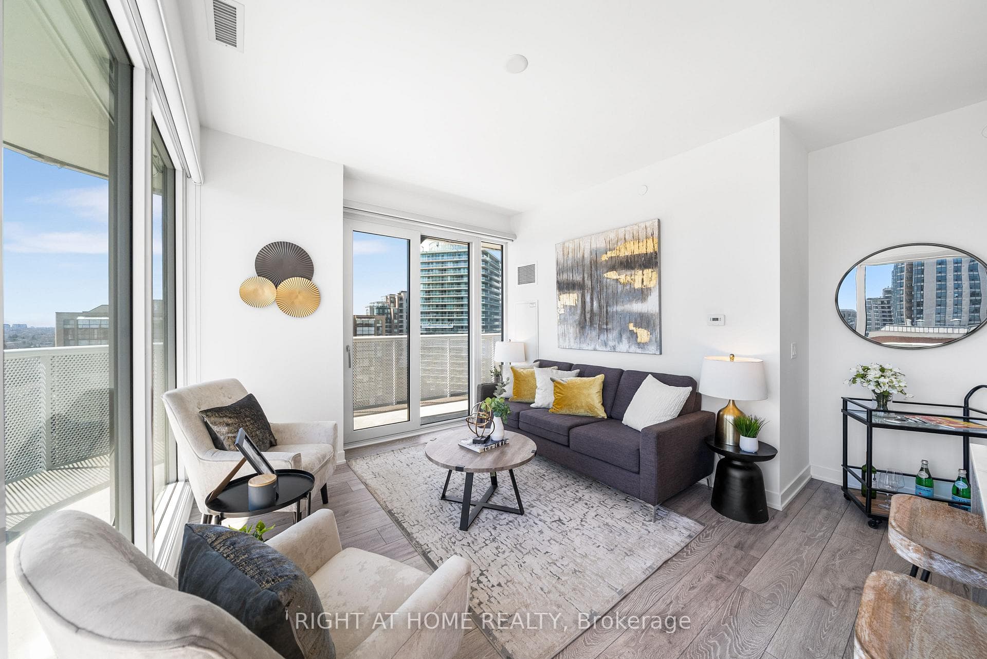 15 Holmes Avenue Unit 1502 photo 3