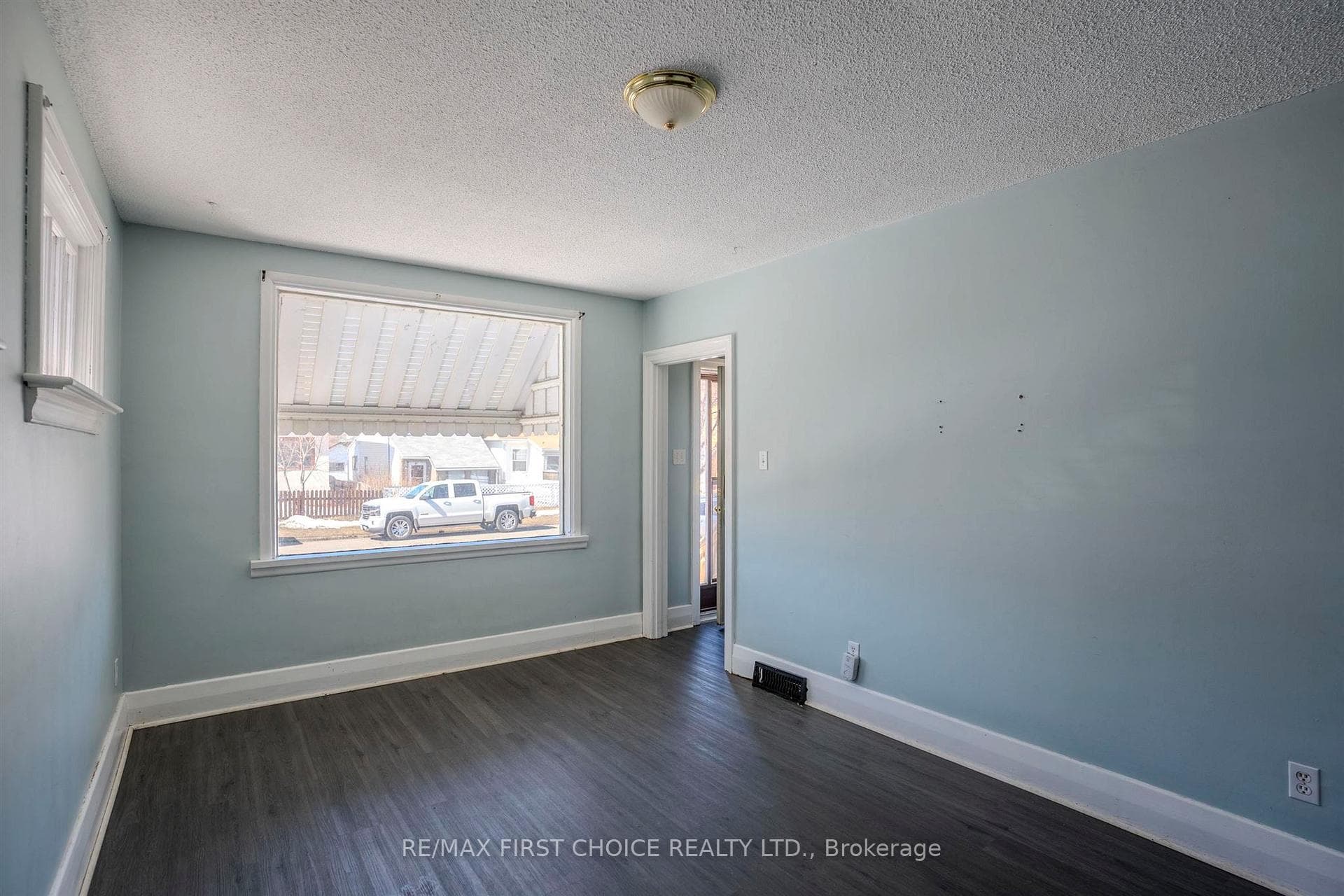 604 Wiley Street photo 6