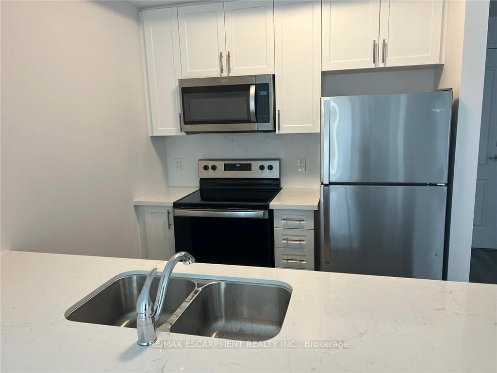 5055 Greenlane Road Unit 340 photo 11
