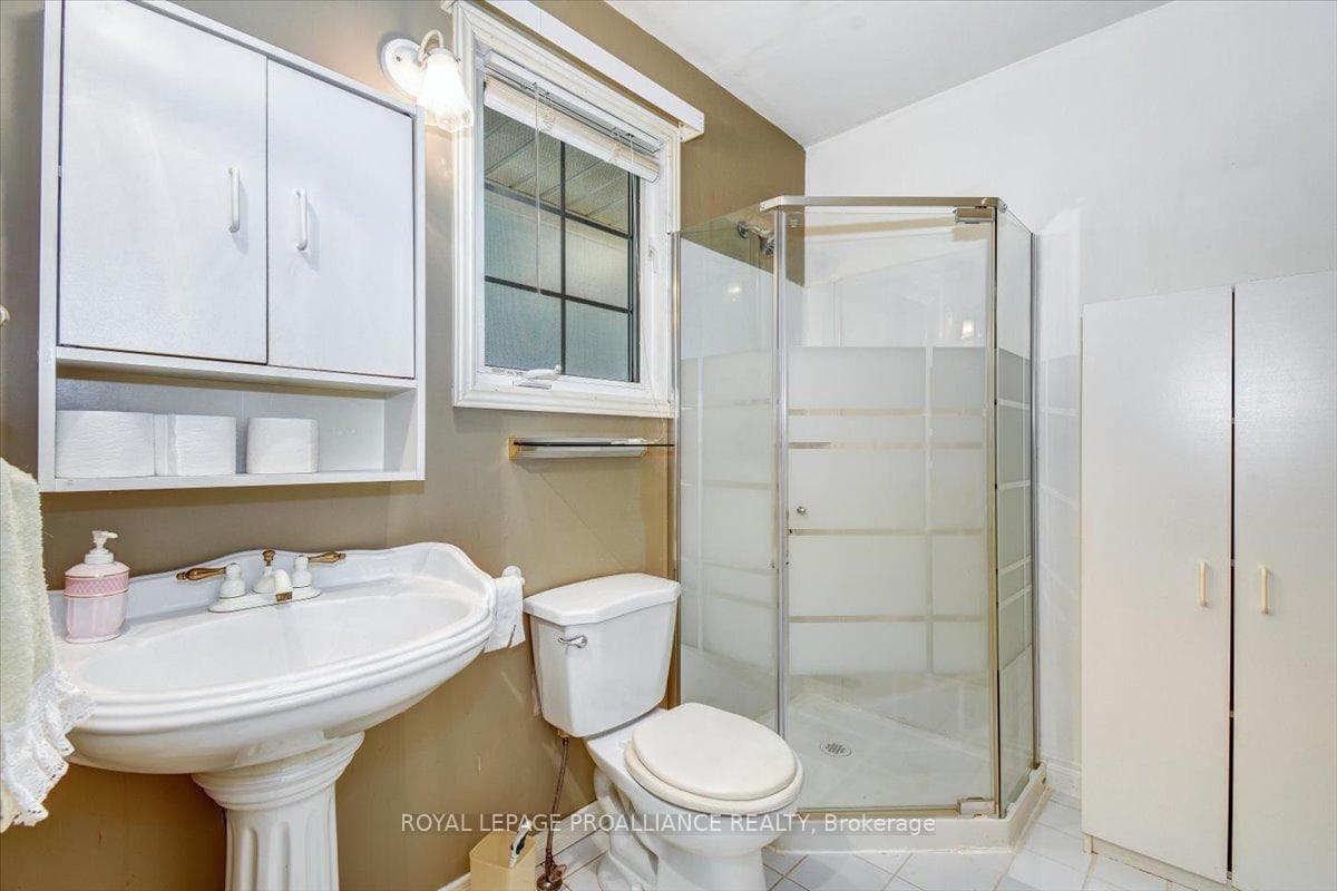 34 South Maloney Street photo 18