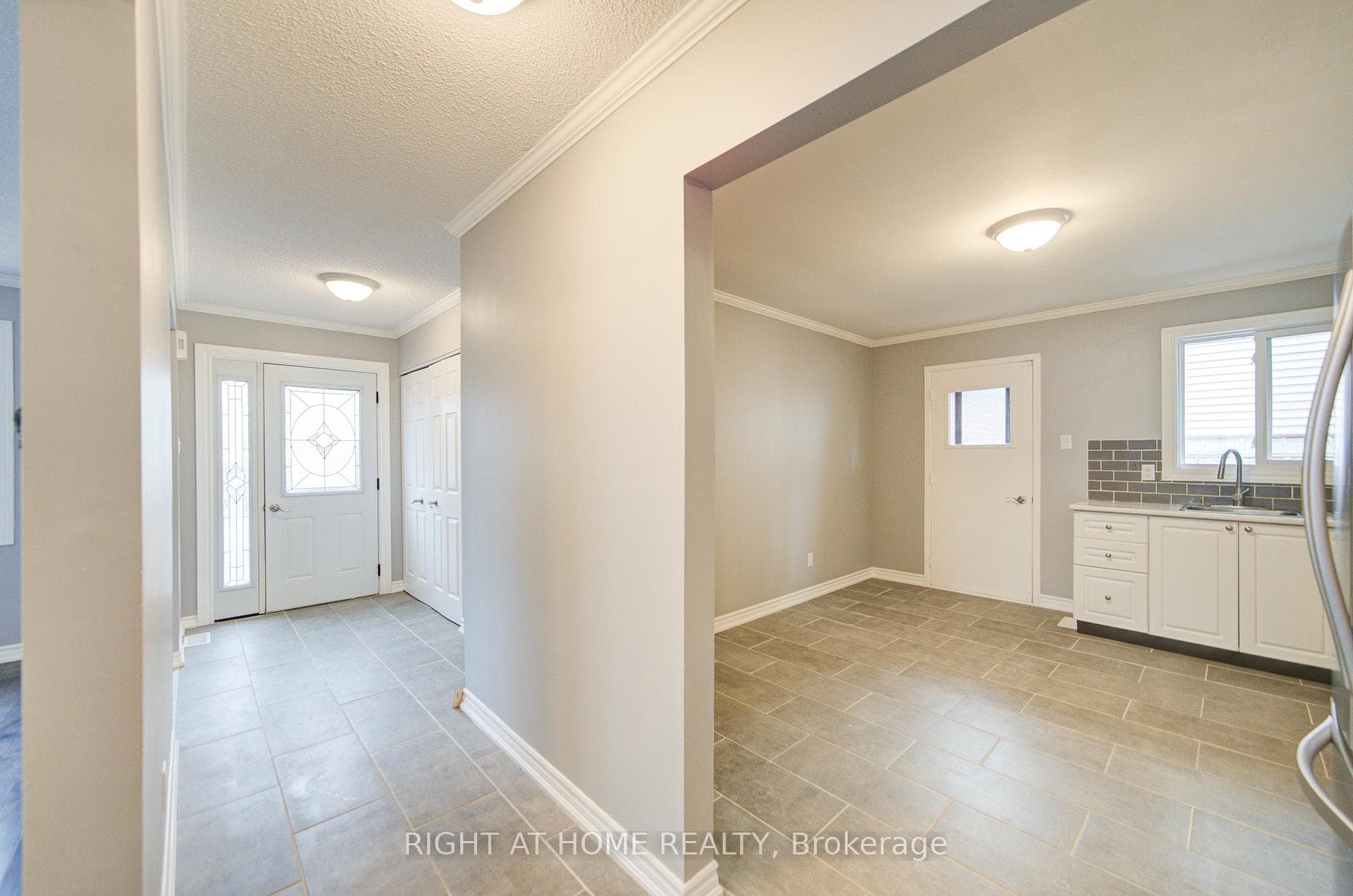 52 Rosenfeld Drive photo 10