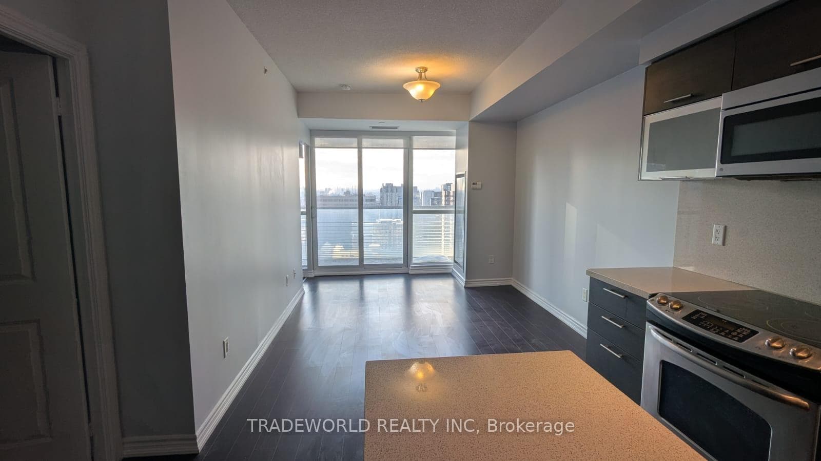 386 Yonge Street Unit 2913 photo 3