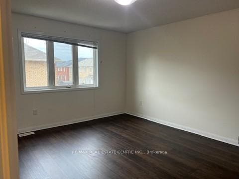 242 Gleave Terrace photo 9