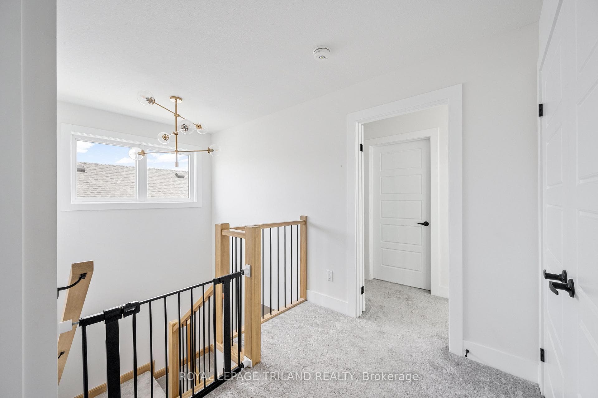 112 Renaissance Drive photo 22