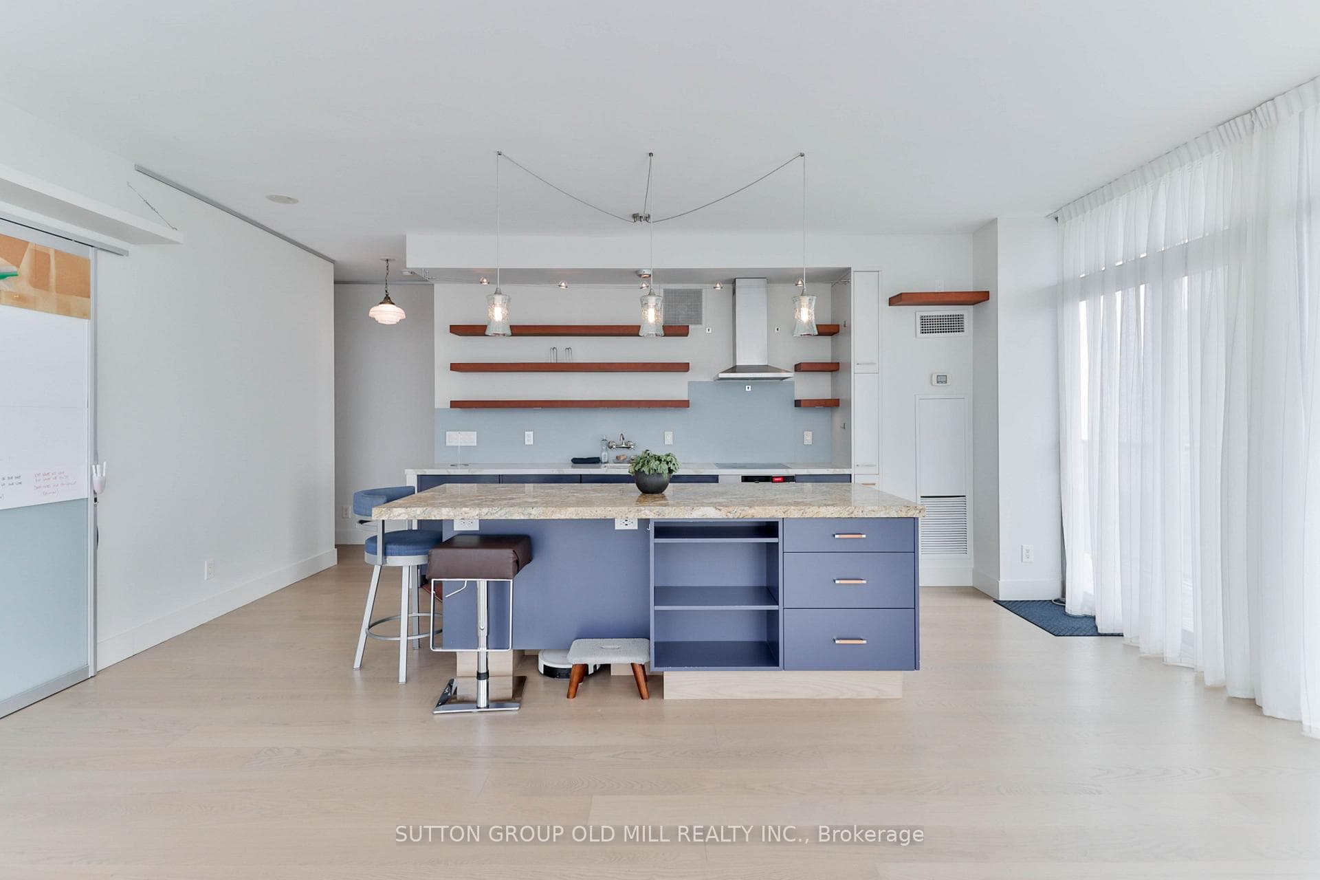 105 The Queensway N/A Unit 2110 photo 13