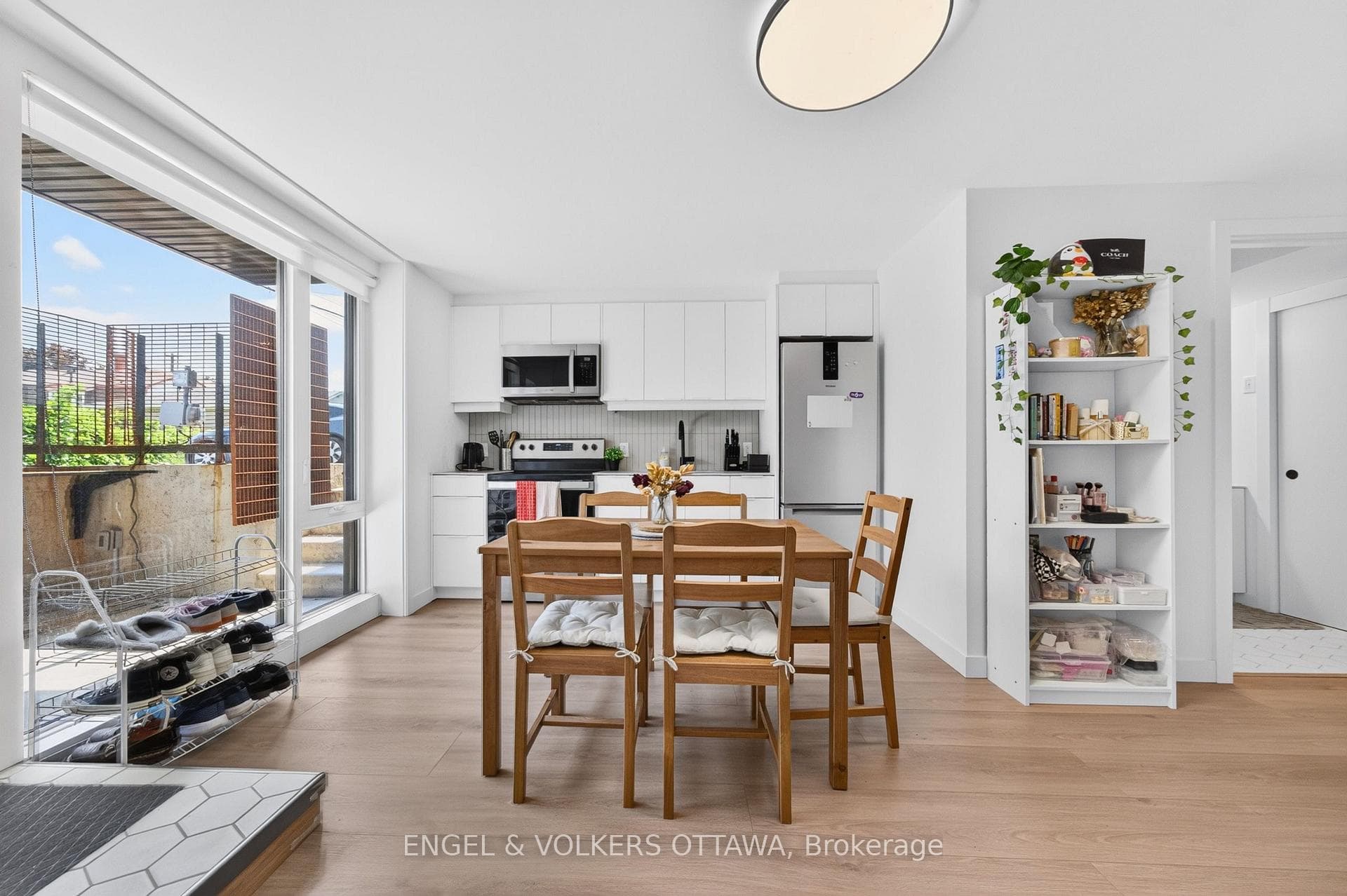 117 Carruthers Avenue Unit D photo 5