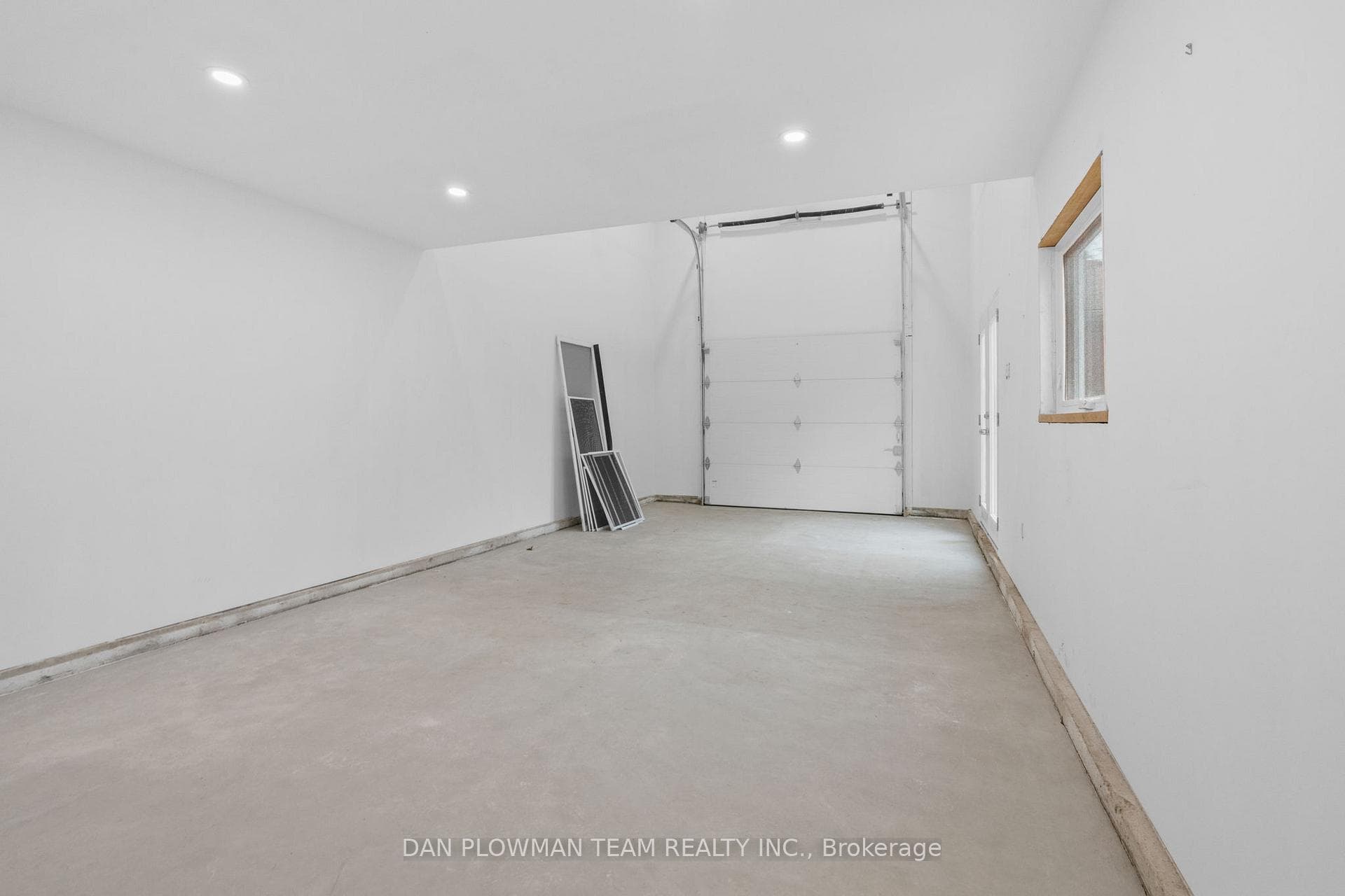 917 King Street Unit UPPER photo 23