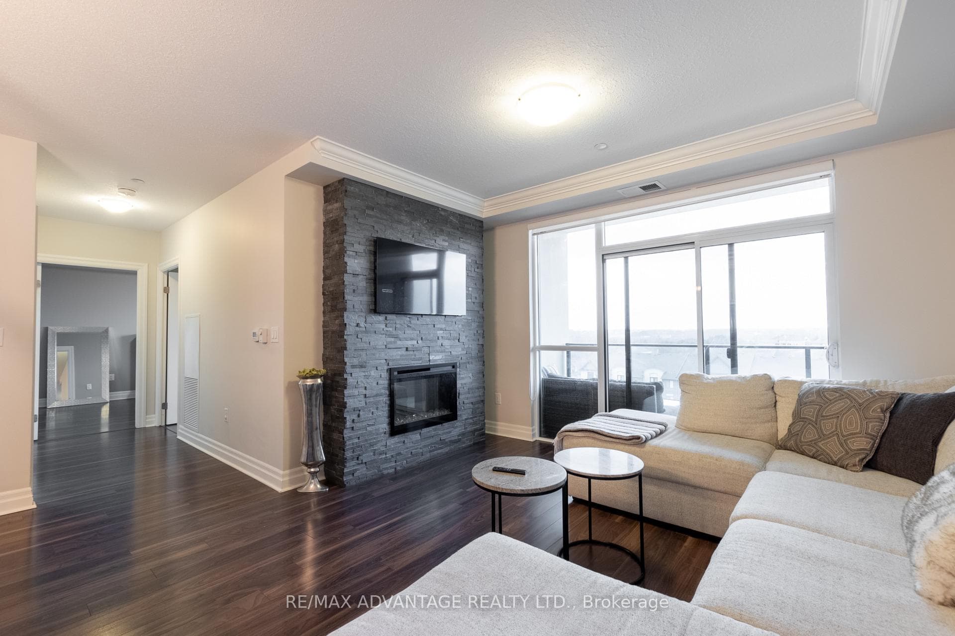 260 Villagewalk Boulevard Unit 603 photo 11