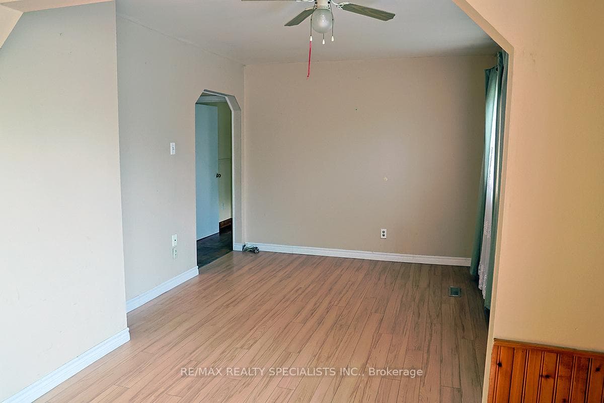 32 Maple Avenue photo 11