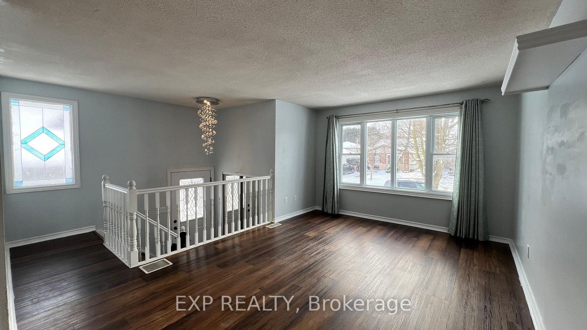 450 Drummerhill Crescent photo 3
