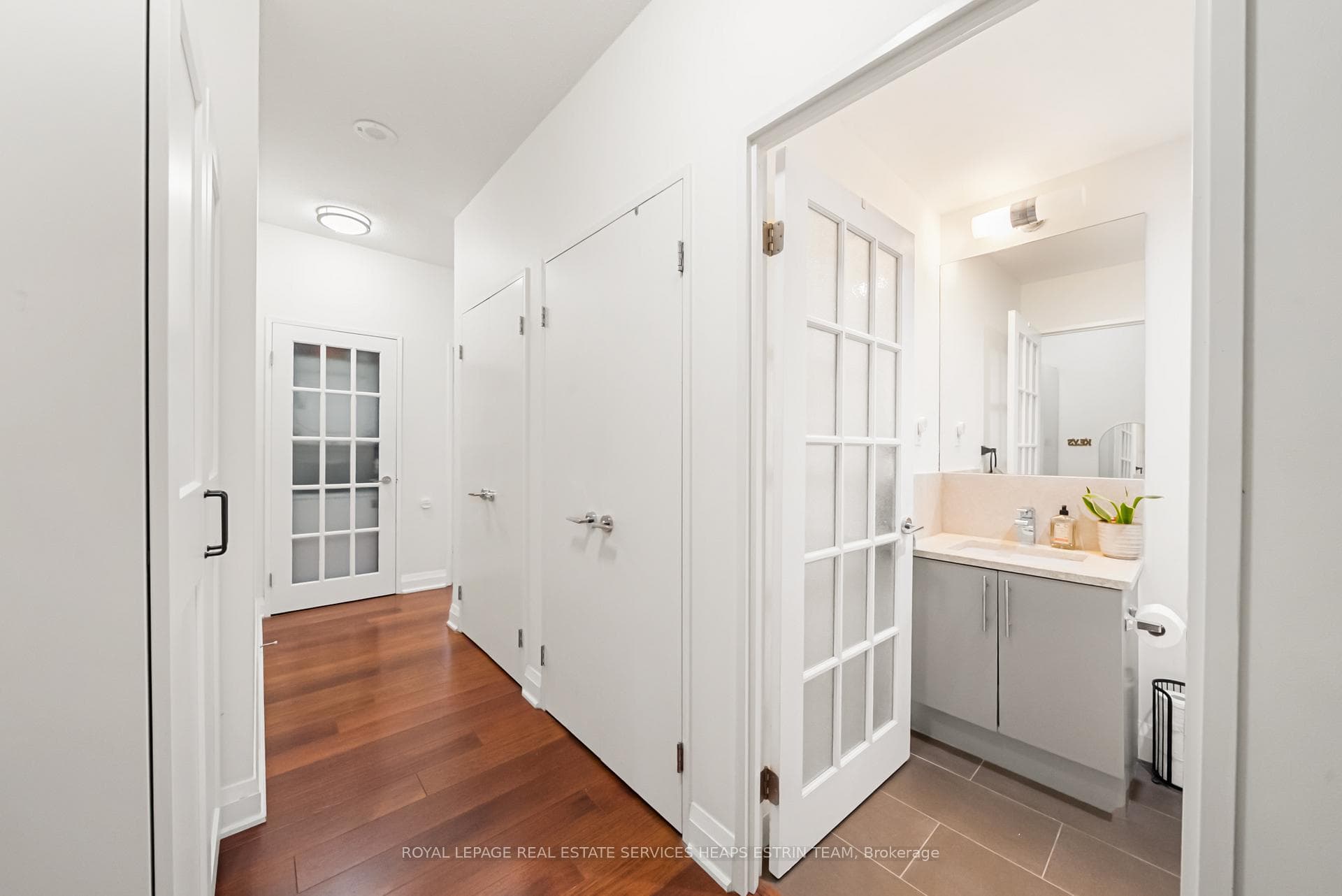 83 Redpath Avenue Unit 704 photo 18