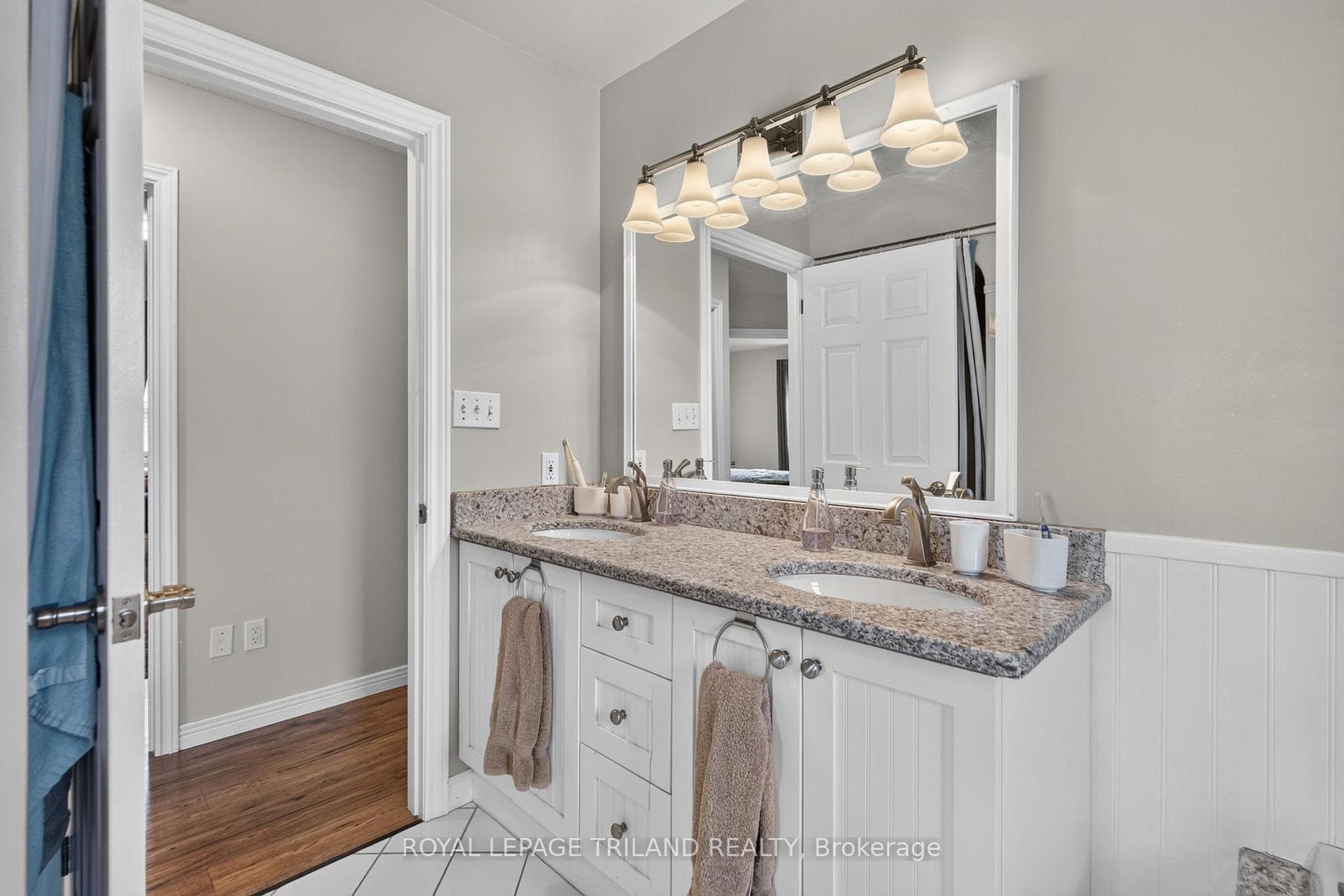 56 Parkview Crescent photo 11