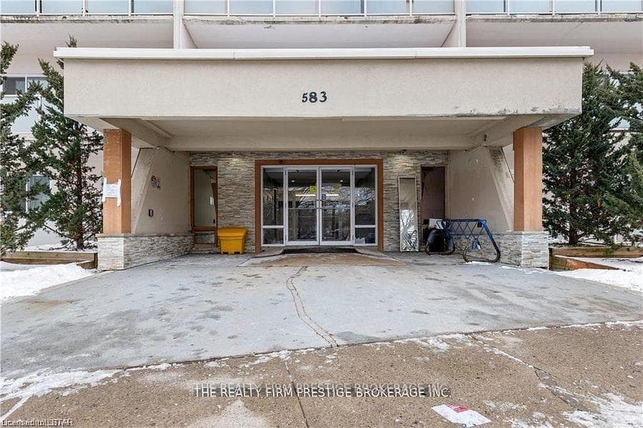583 Mornington Avenue Unit 211 photo 9
