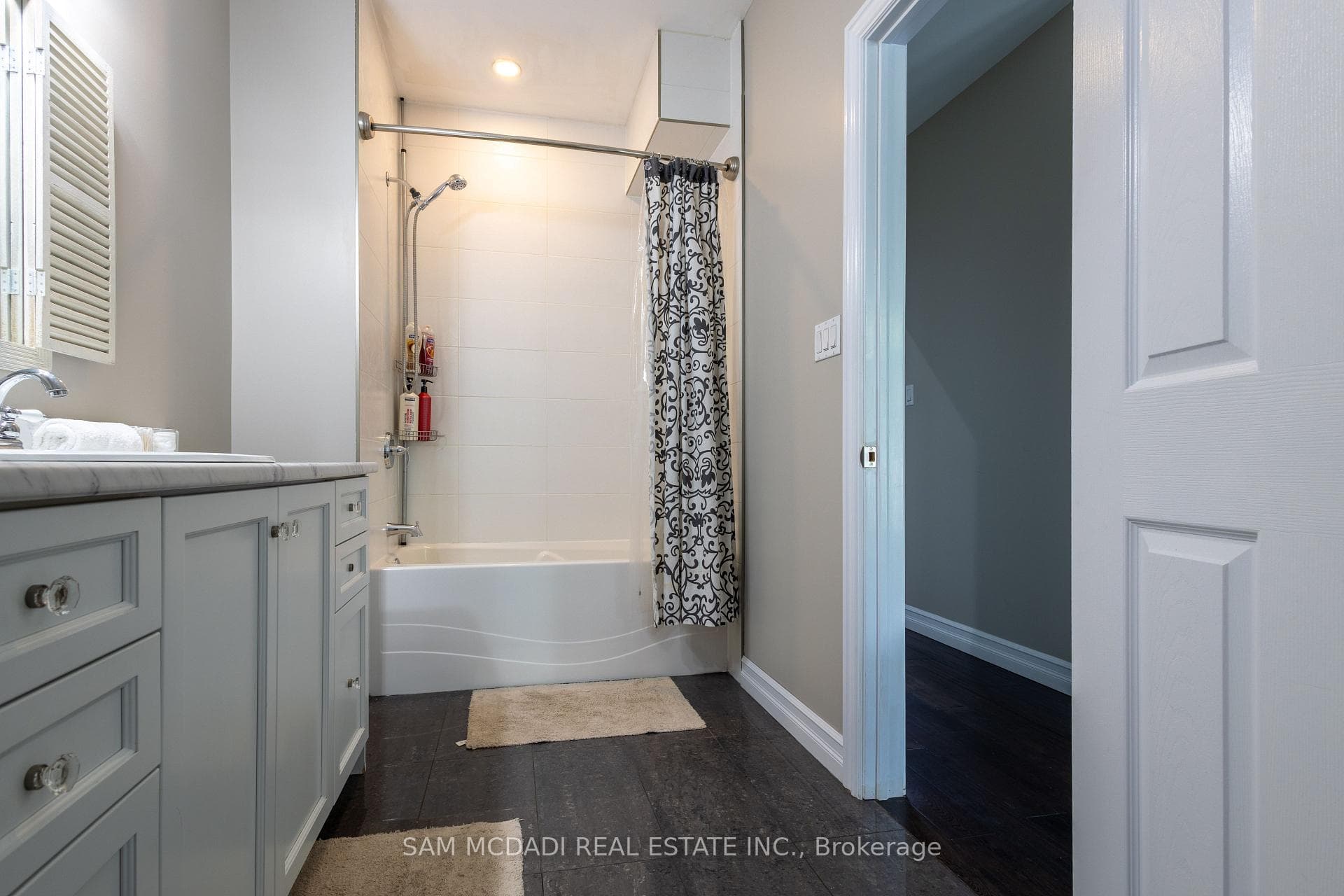 187 Beach Boulevard photo 30
