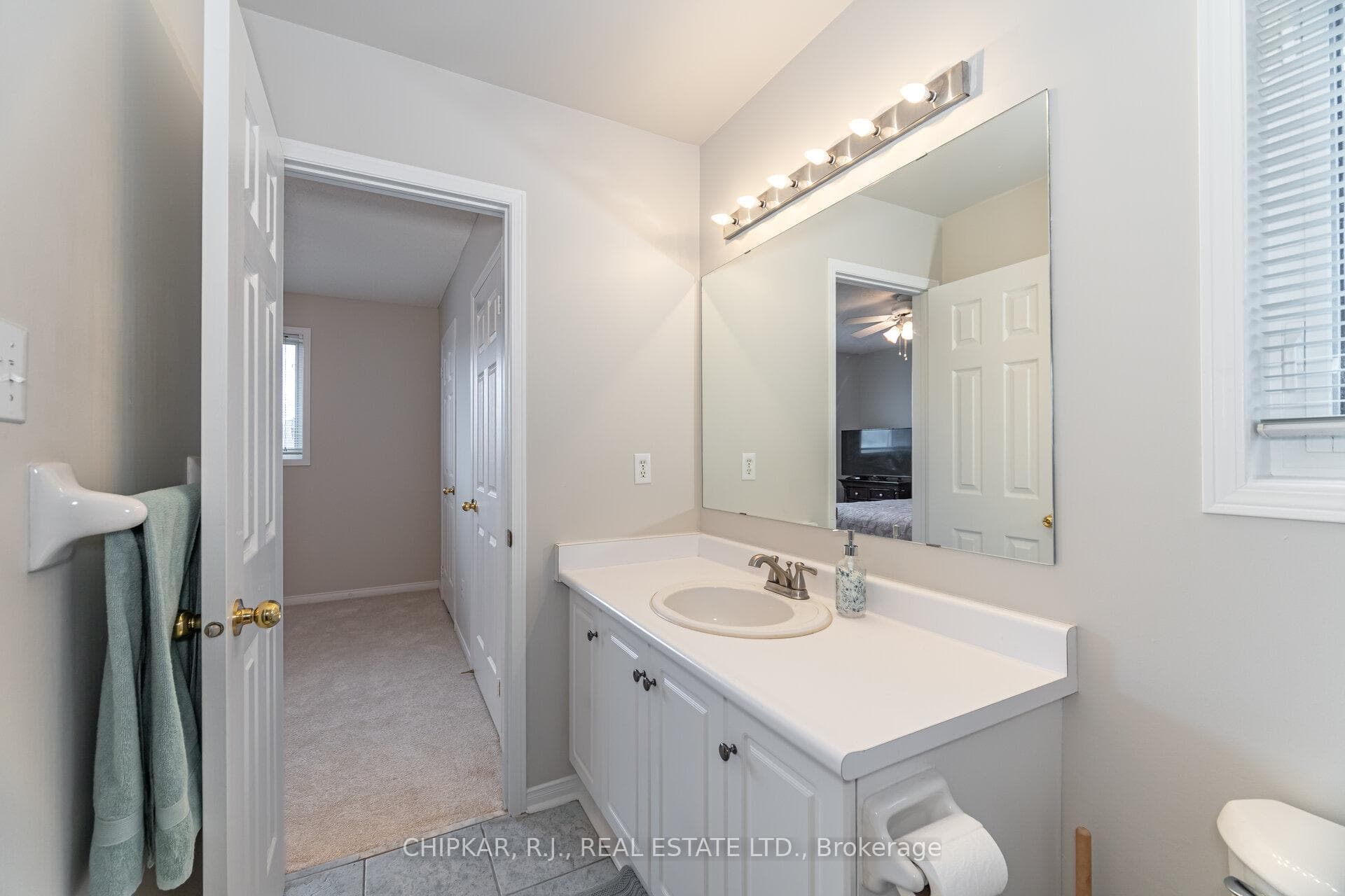 1280 Foxglove Place photo 19