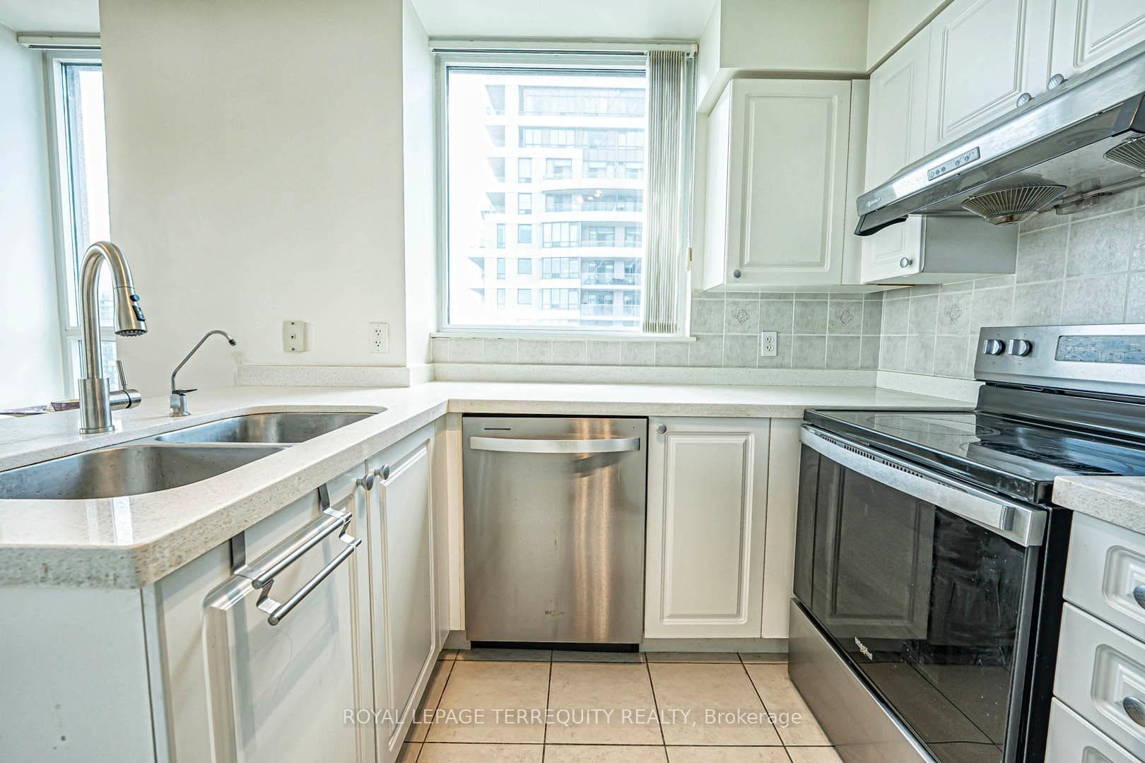 23 Hollywood Avenue Unit 3308 photo 20