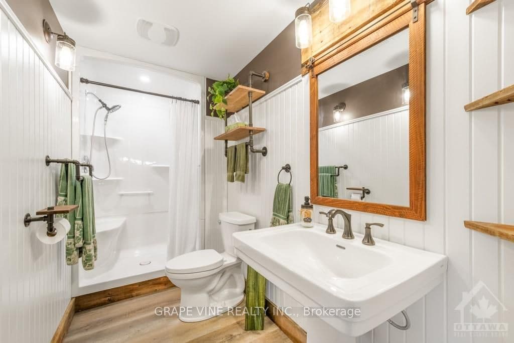 385 CENTRAL PARK Boulevard photo 23