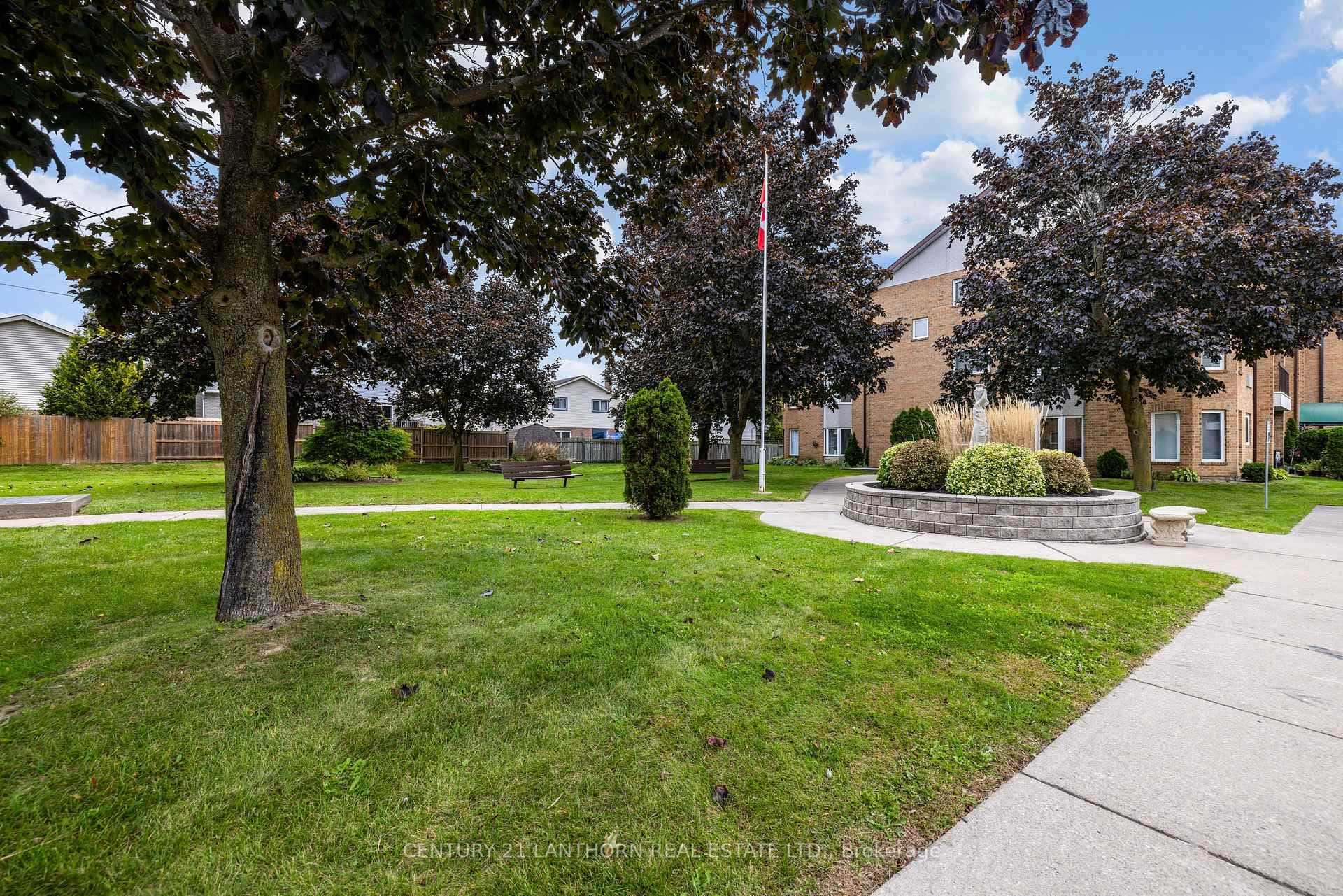 54 Tripp Boulevard Unit 208 photo 3