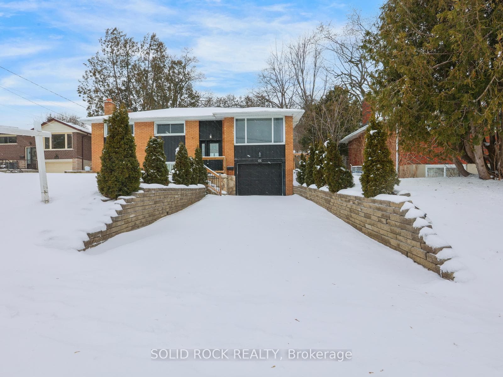 66 Rosewood Avenue photo 1