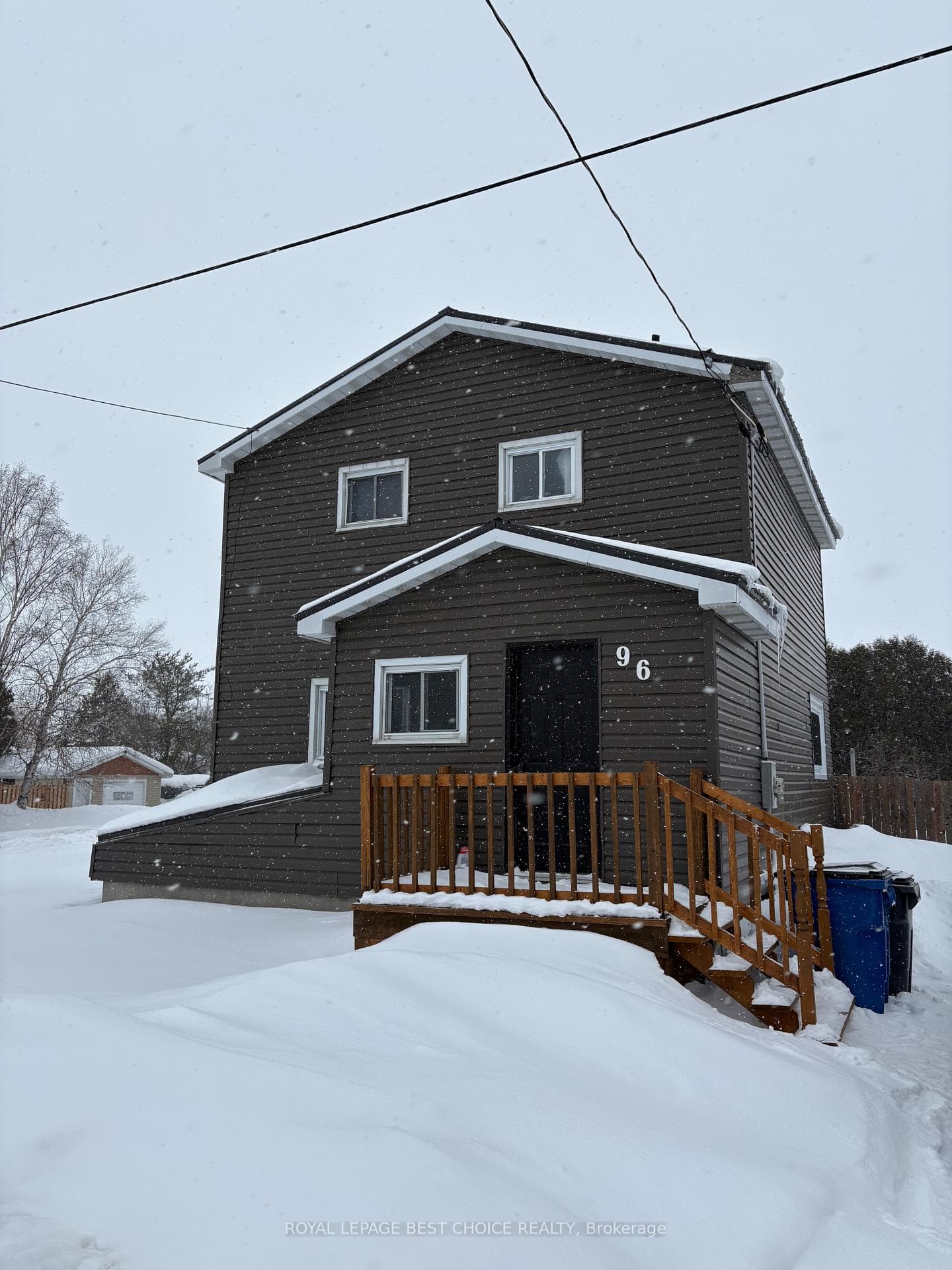 96 Queen Street photo 1