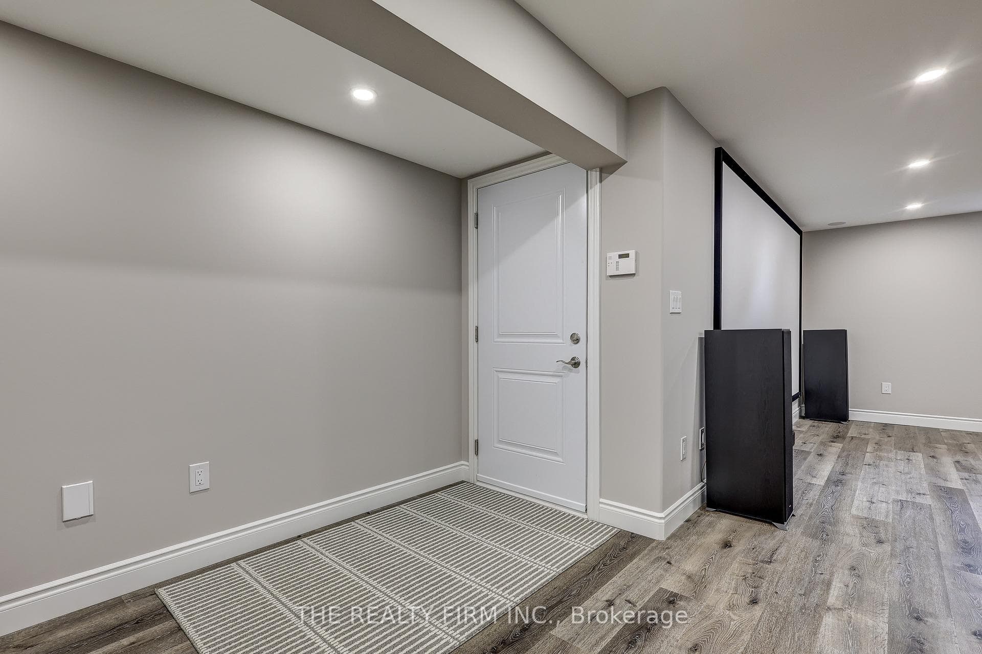 22060 Nissouri Road photo 32