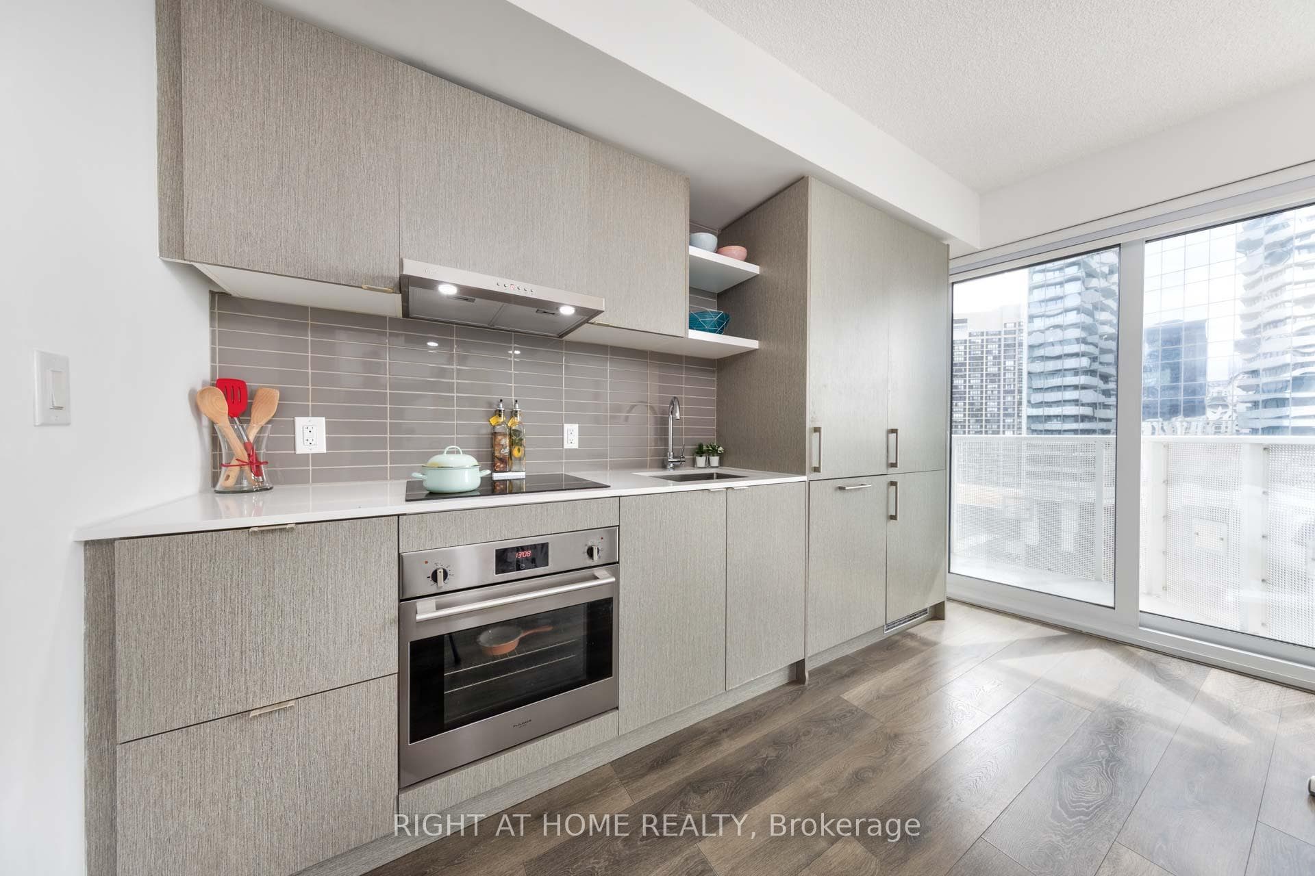 100 Harbour Street Unit 1408 photo 9