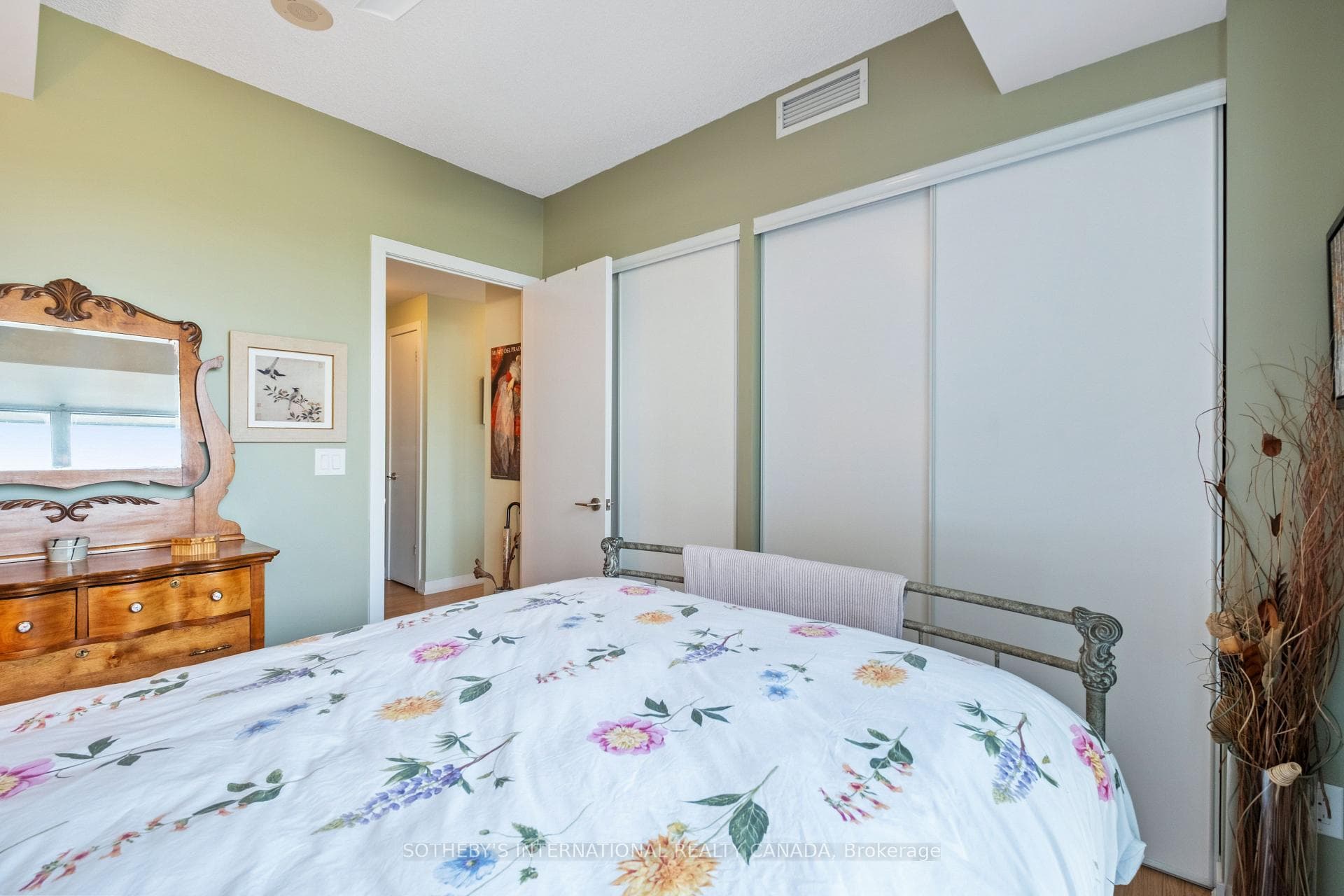 60 Berwick Avenue Unit 508 photo 18