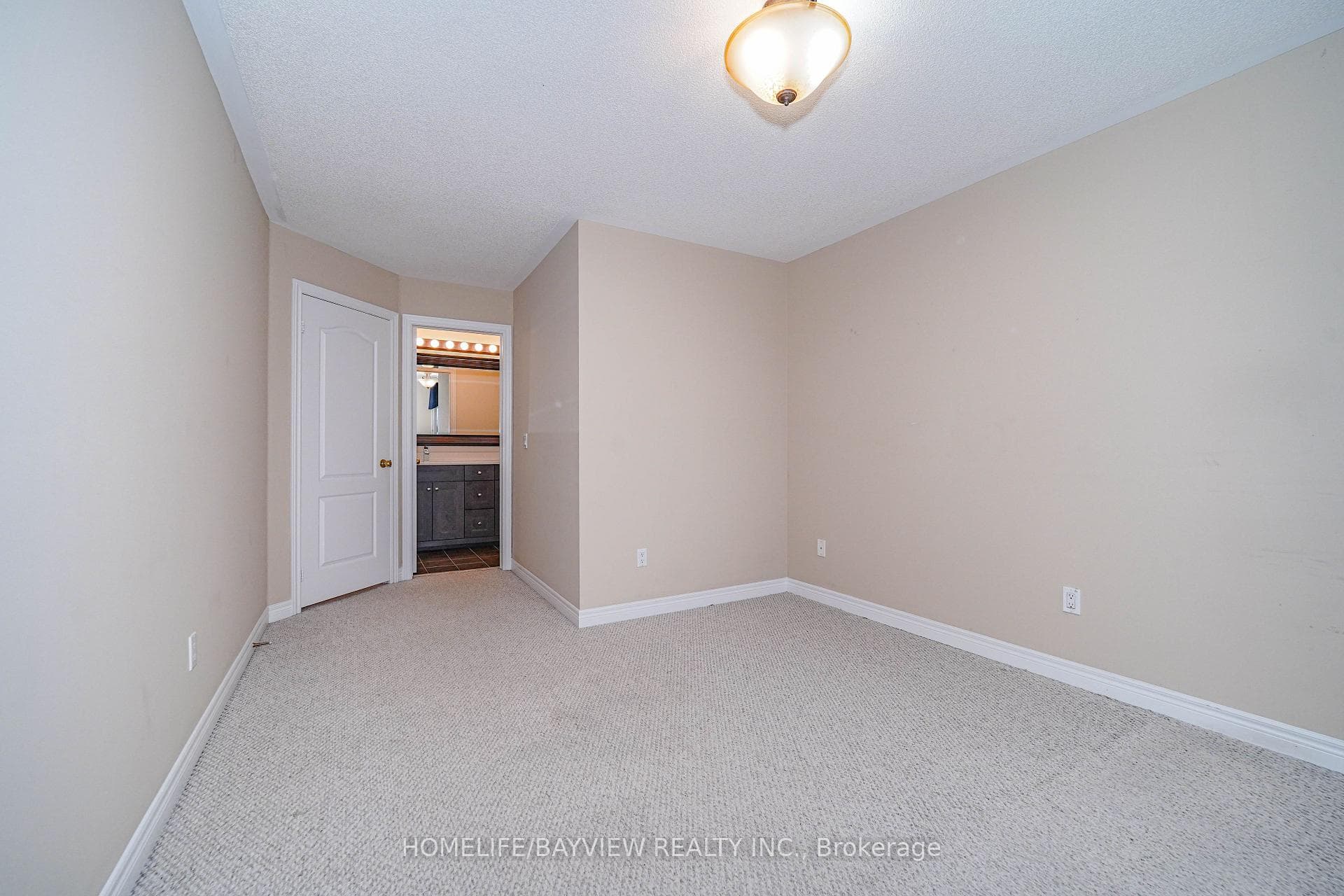 88 Regatta Avenue photo 25