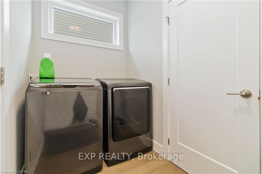 26 ALEXANDER Circle photo 16