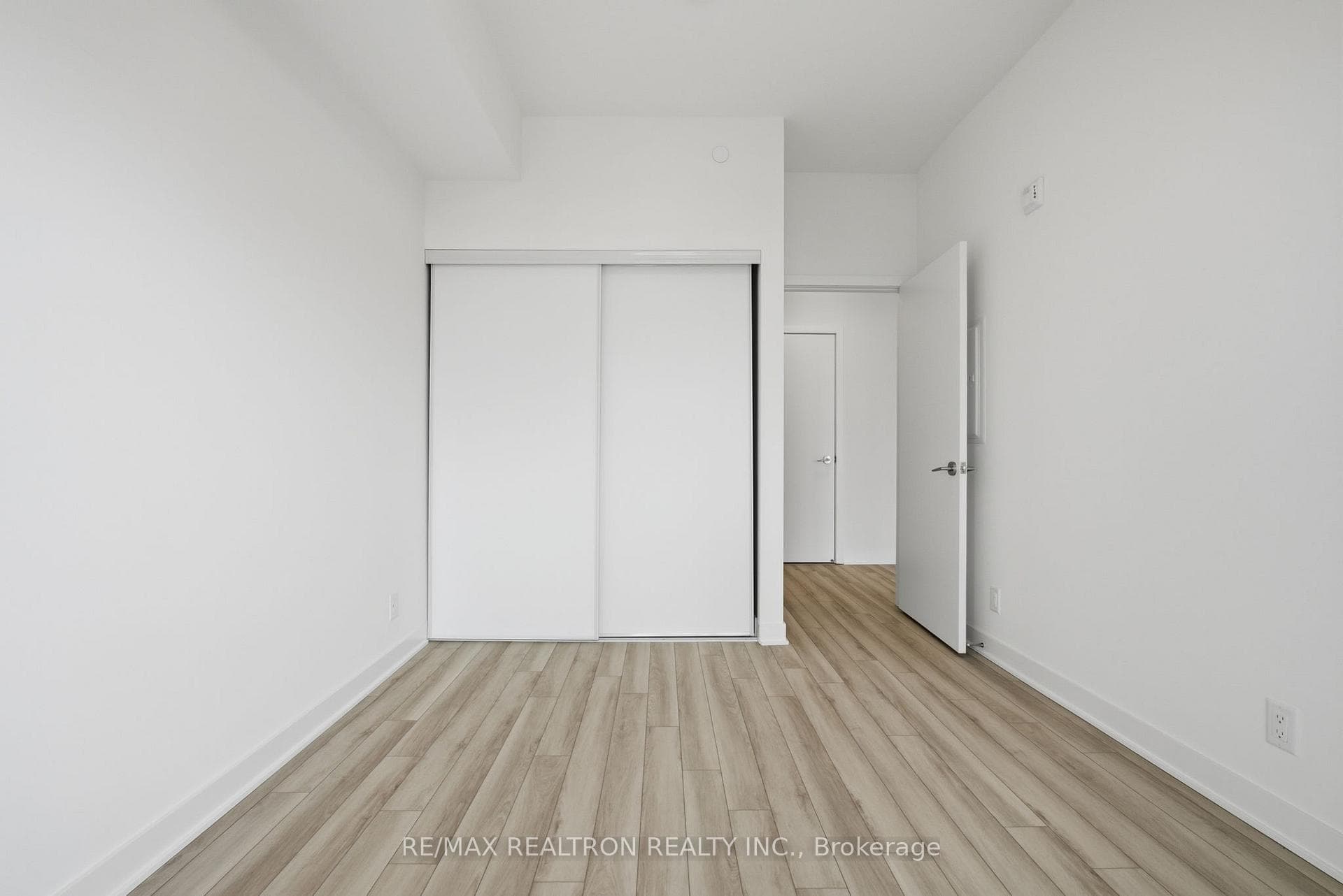 51 Clarington Boulevard Unit 203 photo 8