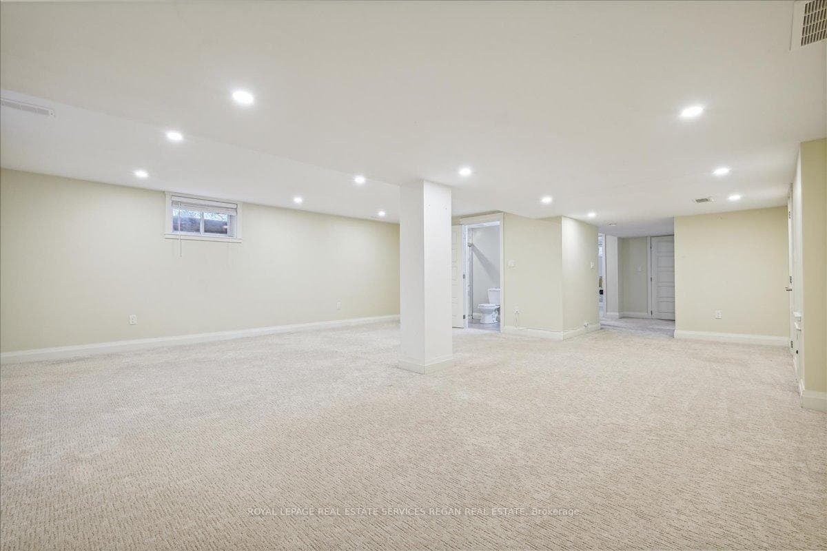 965 Kingsway Drive photo 27