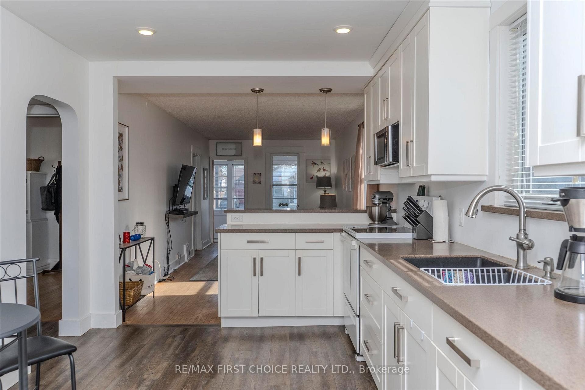 367 Mary Street photo 12