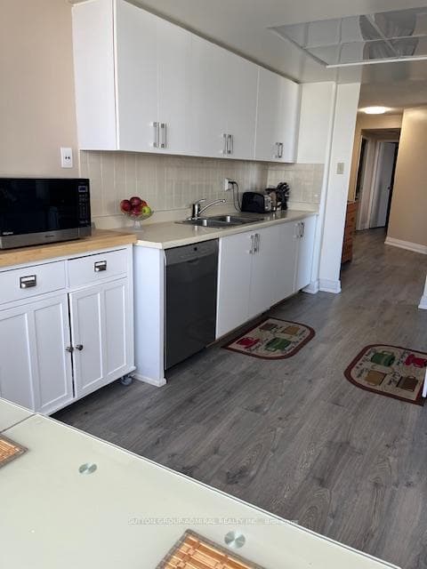 7601 Bathurst Street Unit 1012 photo 5