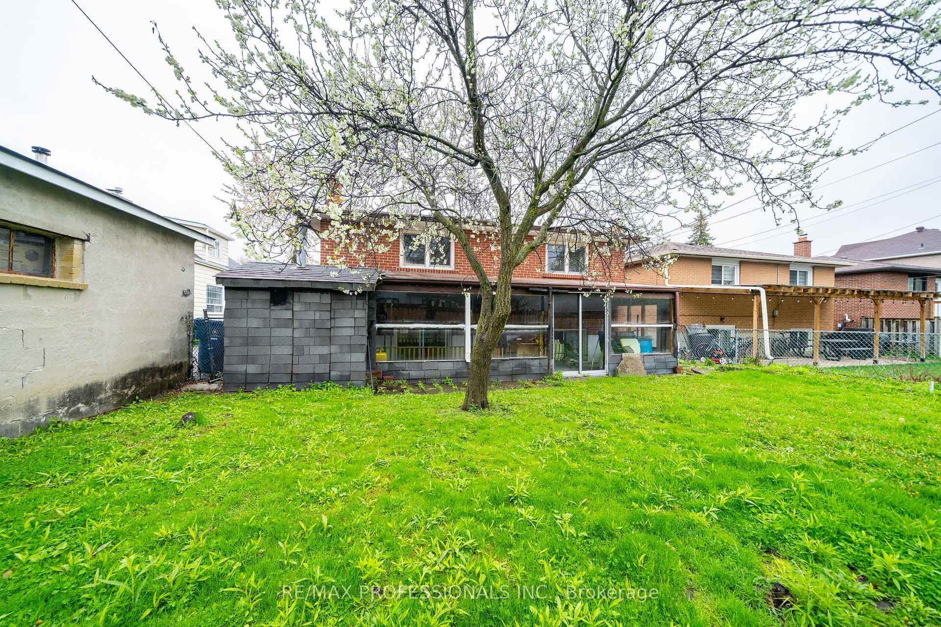 1164 Kipling Avenue photo 19