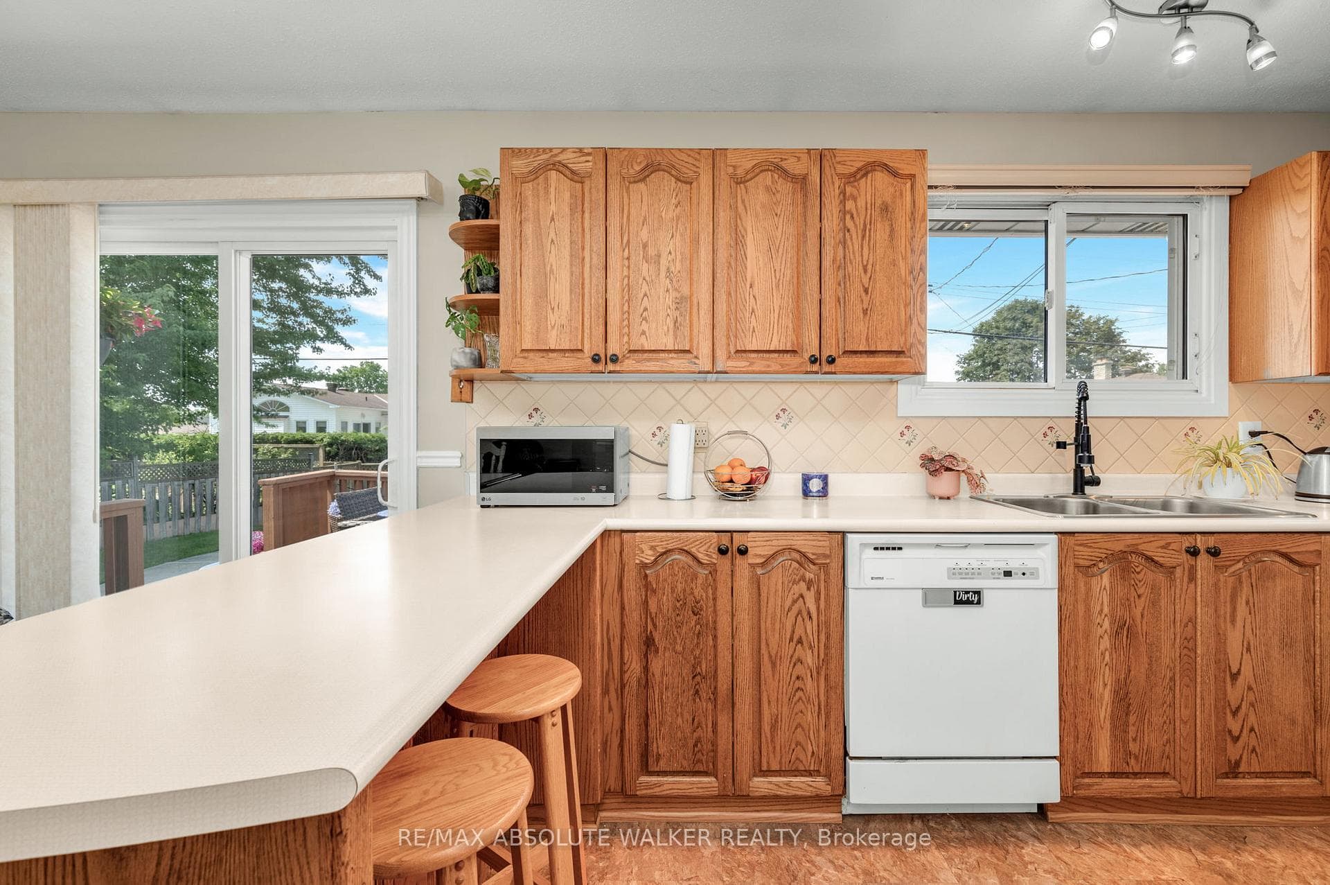 337 Roxdale Avenue photo 18