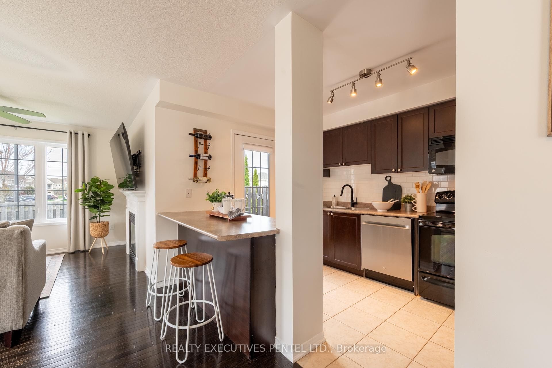 89 Lander Crescent photo 14