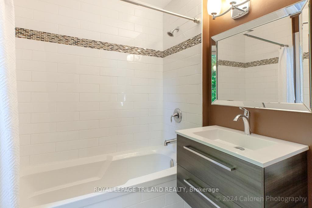 35 Ski Valley Crescent photo 25
