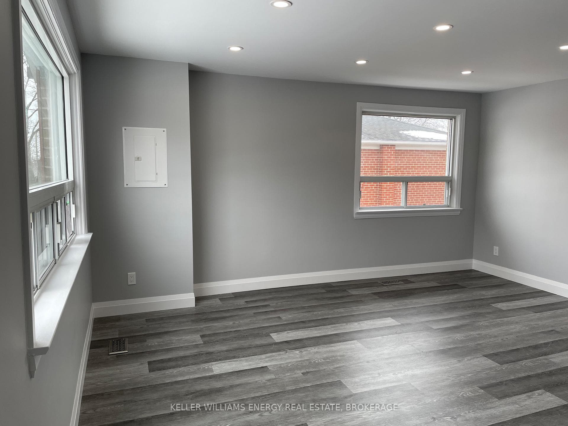 339 Jasper Avenue photo 8