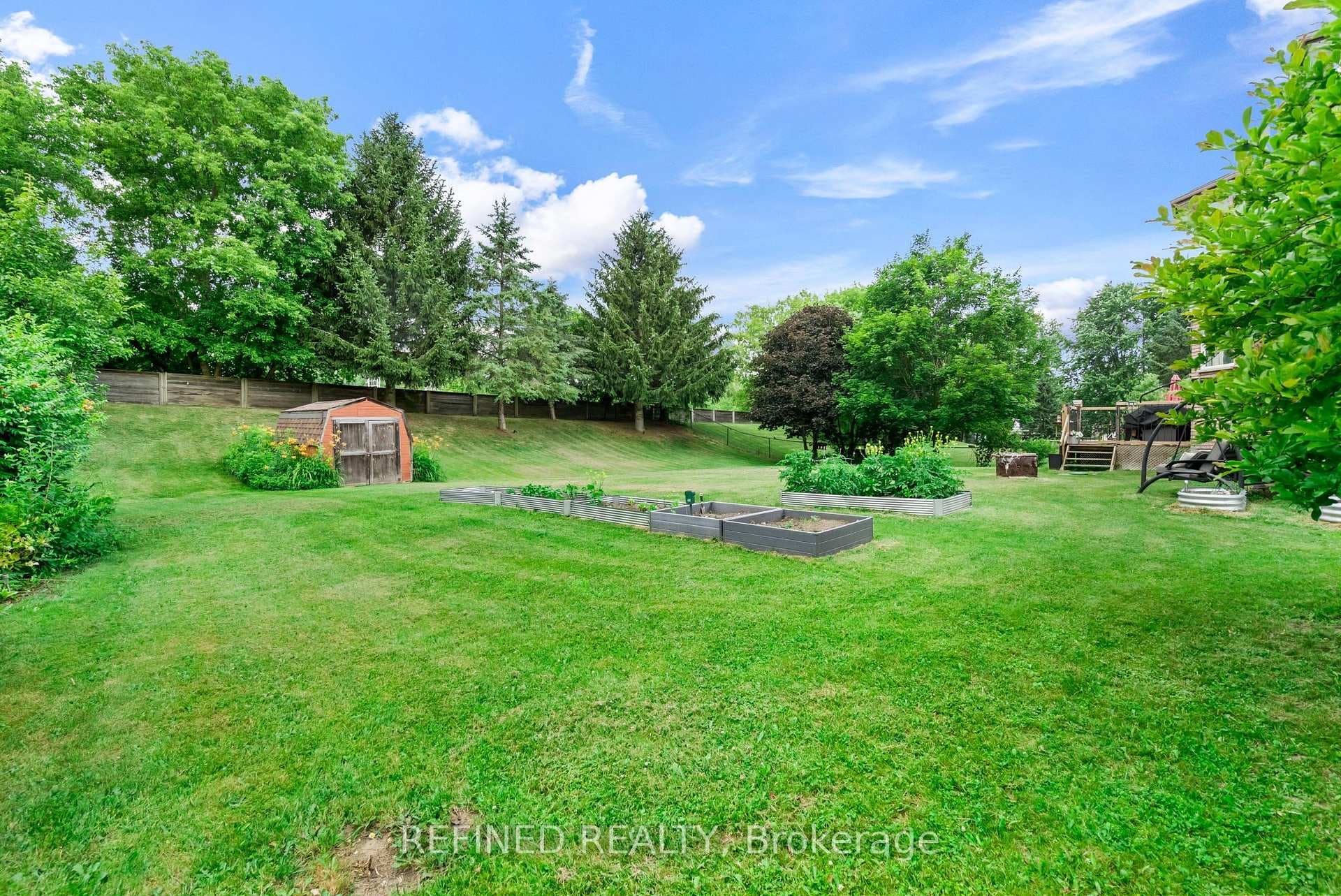 39 Marshall Crescent photo 29