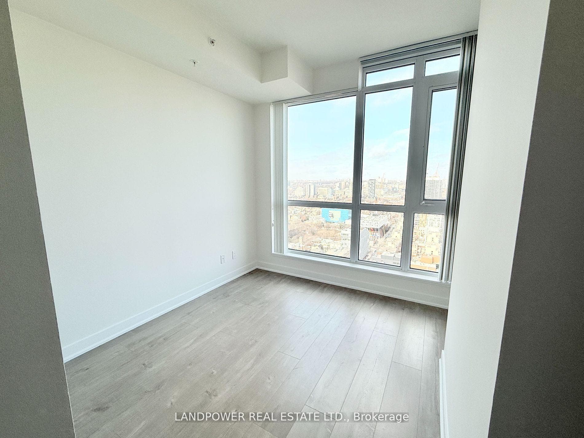 30 NELSON Street Unit 3702 photo 5