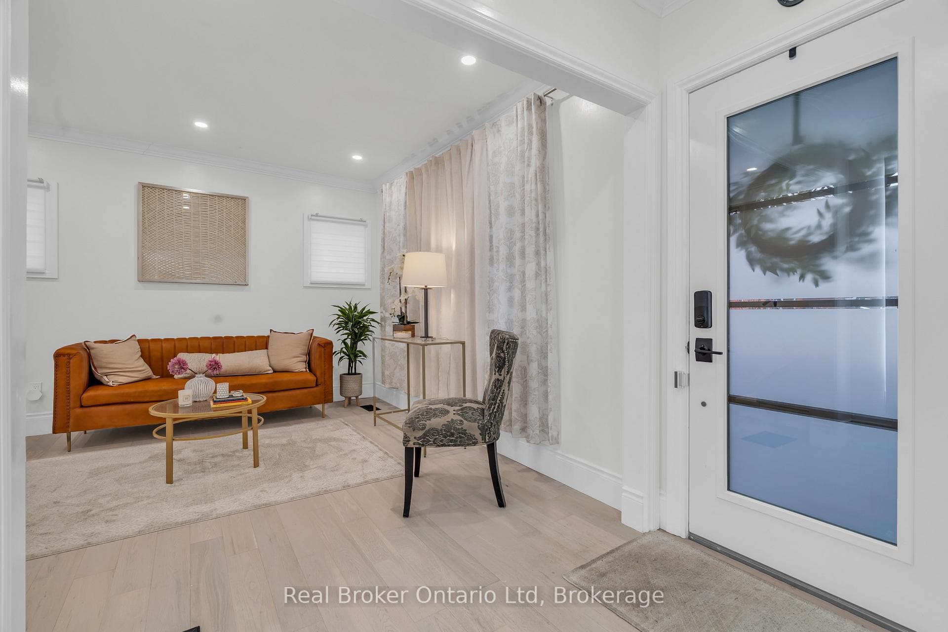 445 Moore Street photo 4
