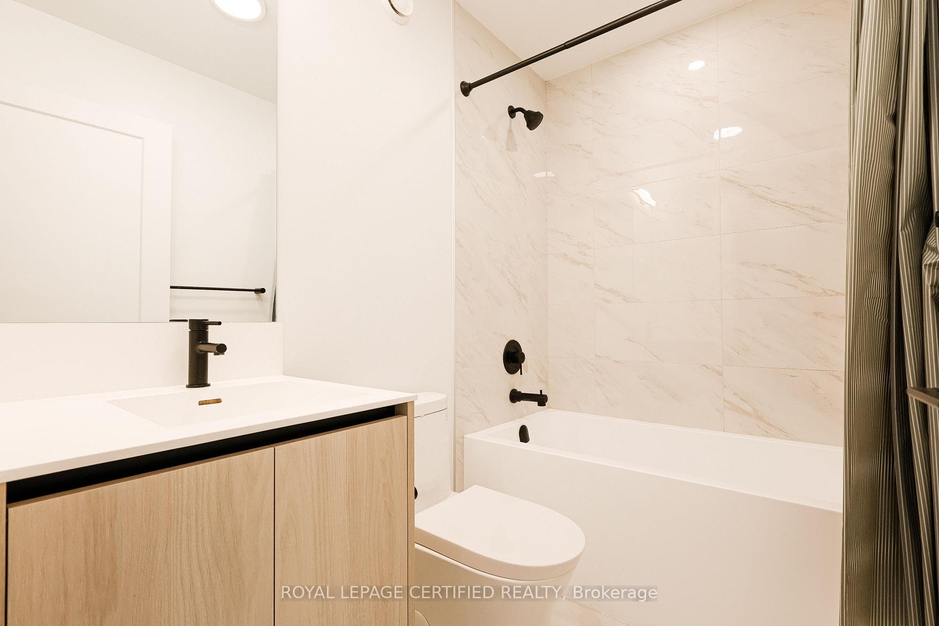 50 COVESIDE Drive Unit 30 photo 18