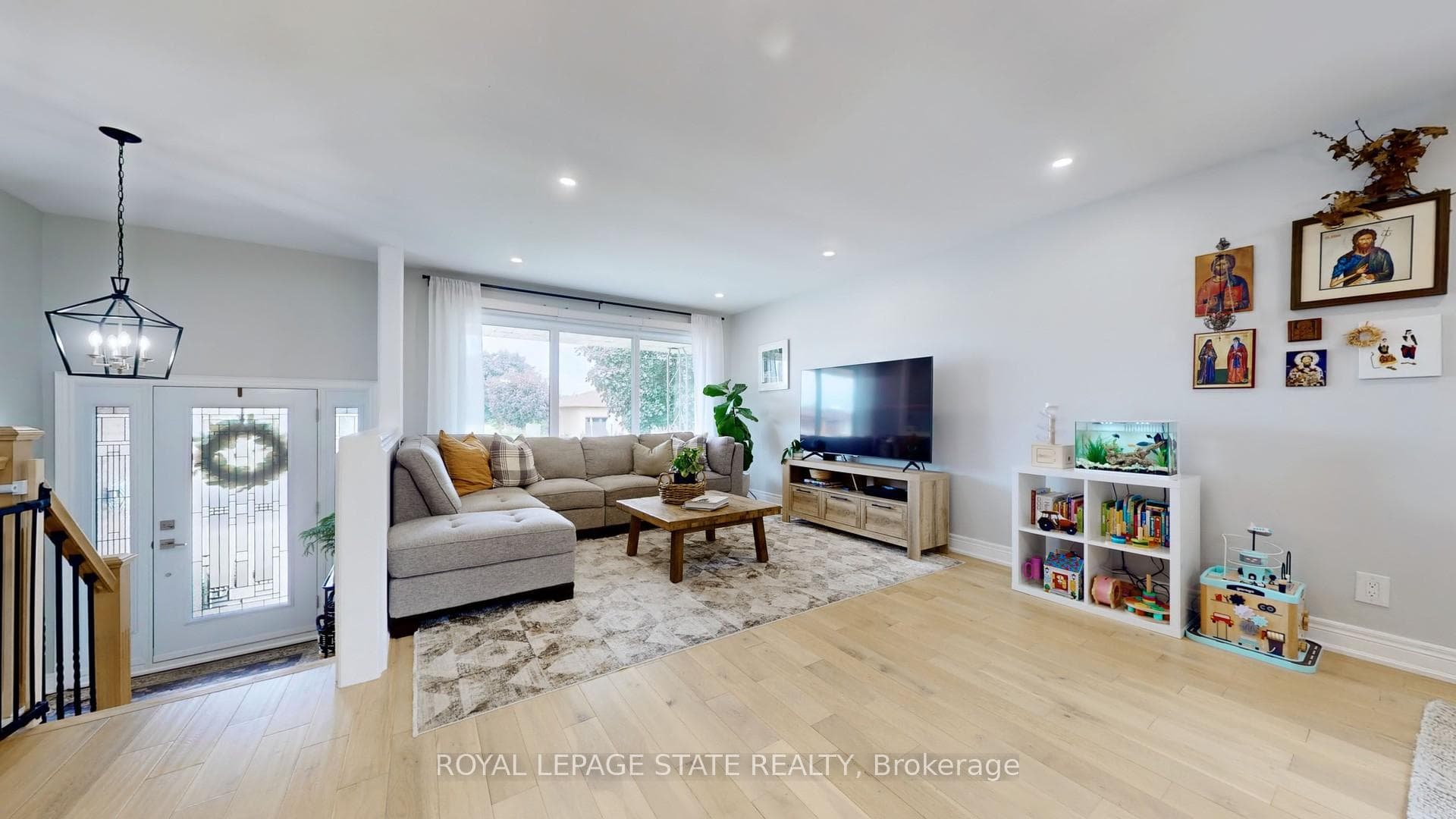 355 Berkindale Drive photo 4